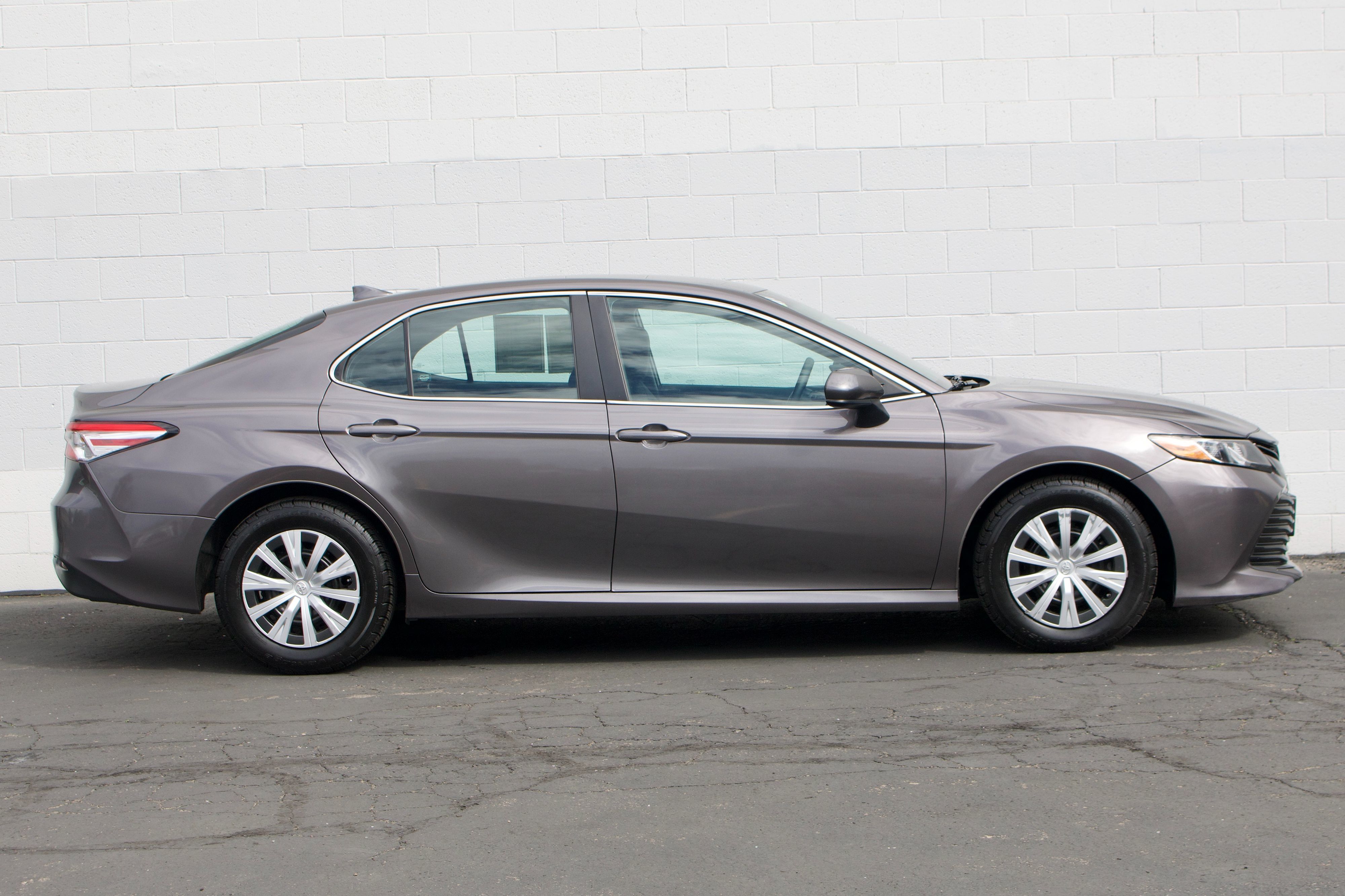 Toyota Camry photo 16