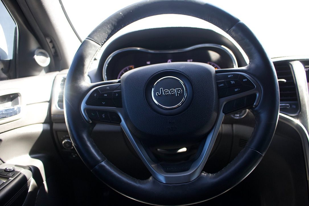 Jeep Grand Cherokee photo 9