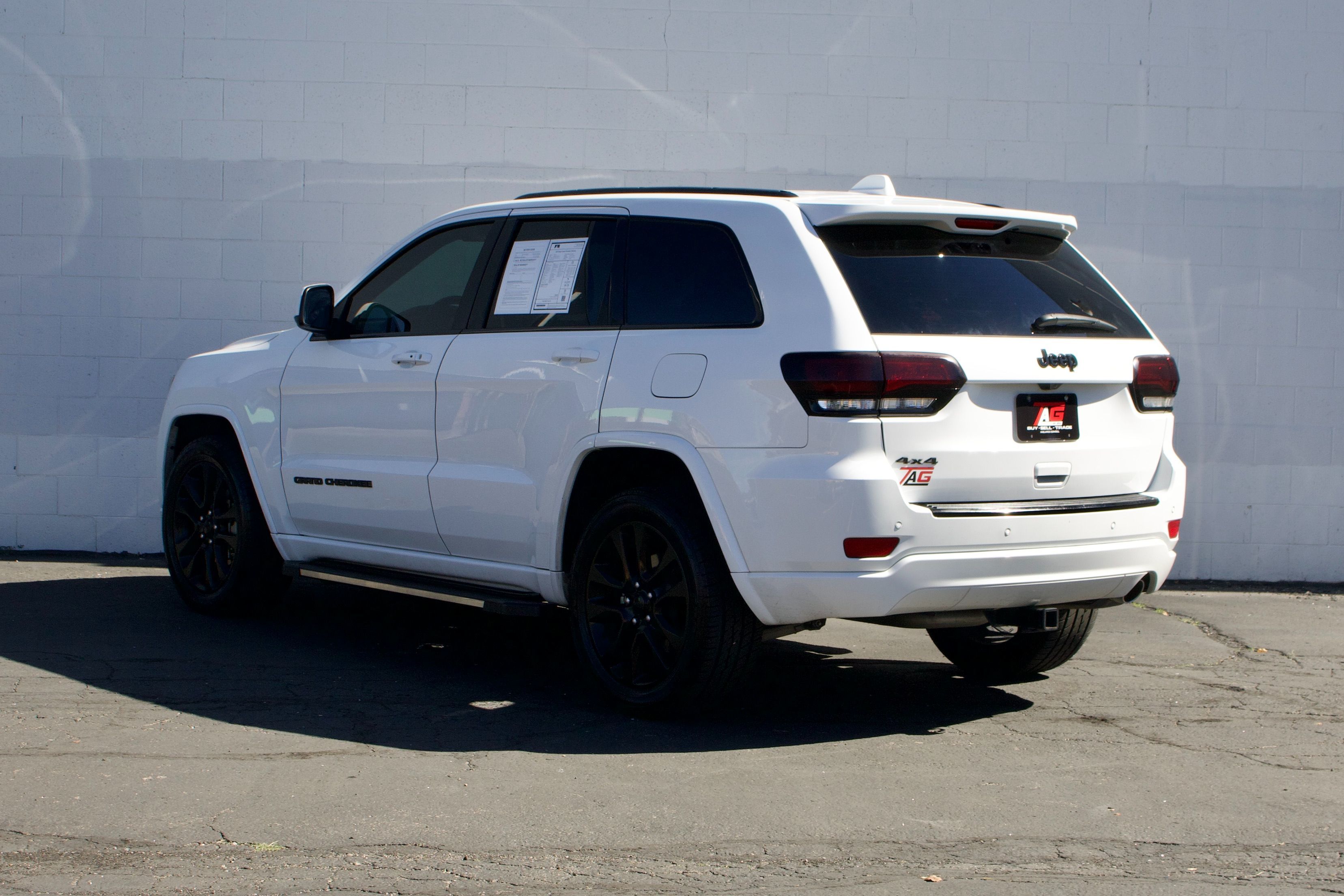 Jeep Grand Cherokee photo 14