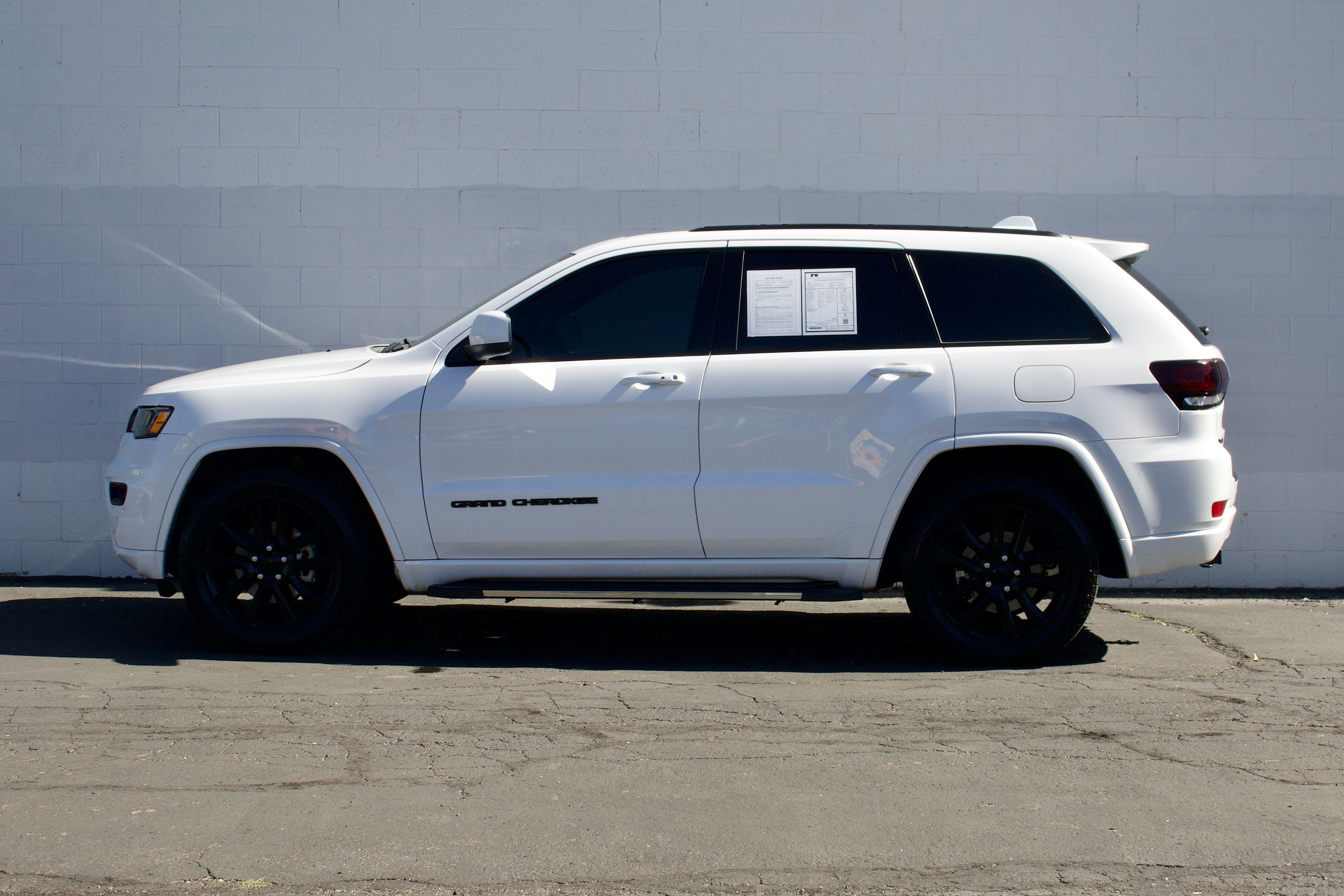 Jeep Grand Cherokee photo 13