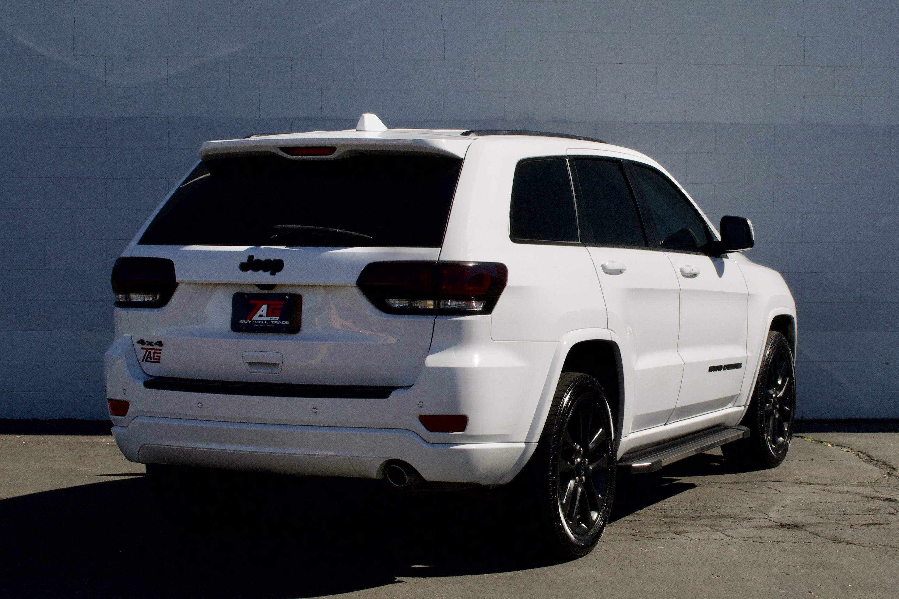 Jeep Grand Cherokee photo 15