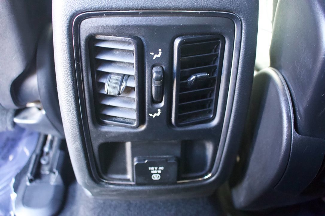 Jeep Grand Cherokee photo 33