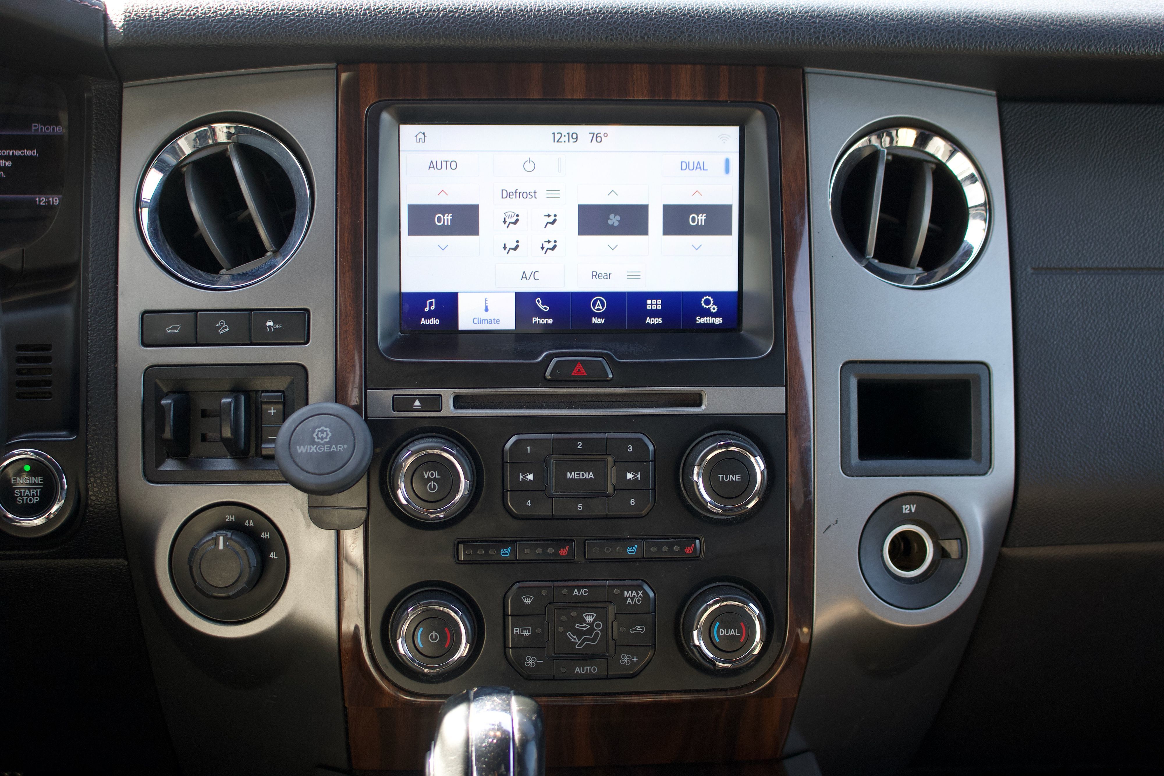 Photo 29 of this Ford Expedition