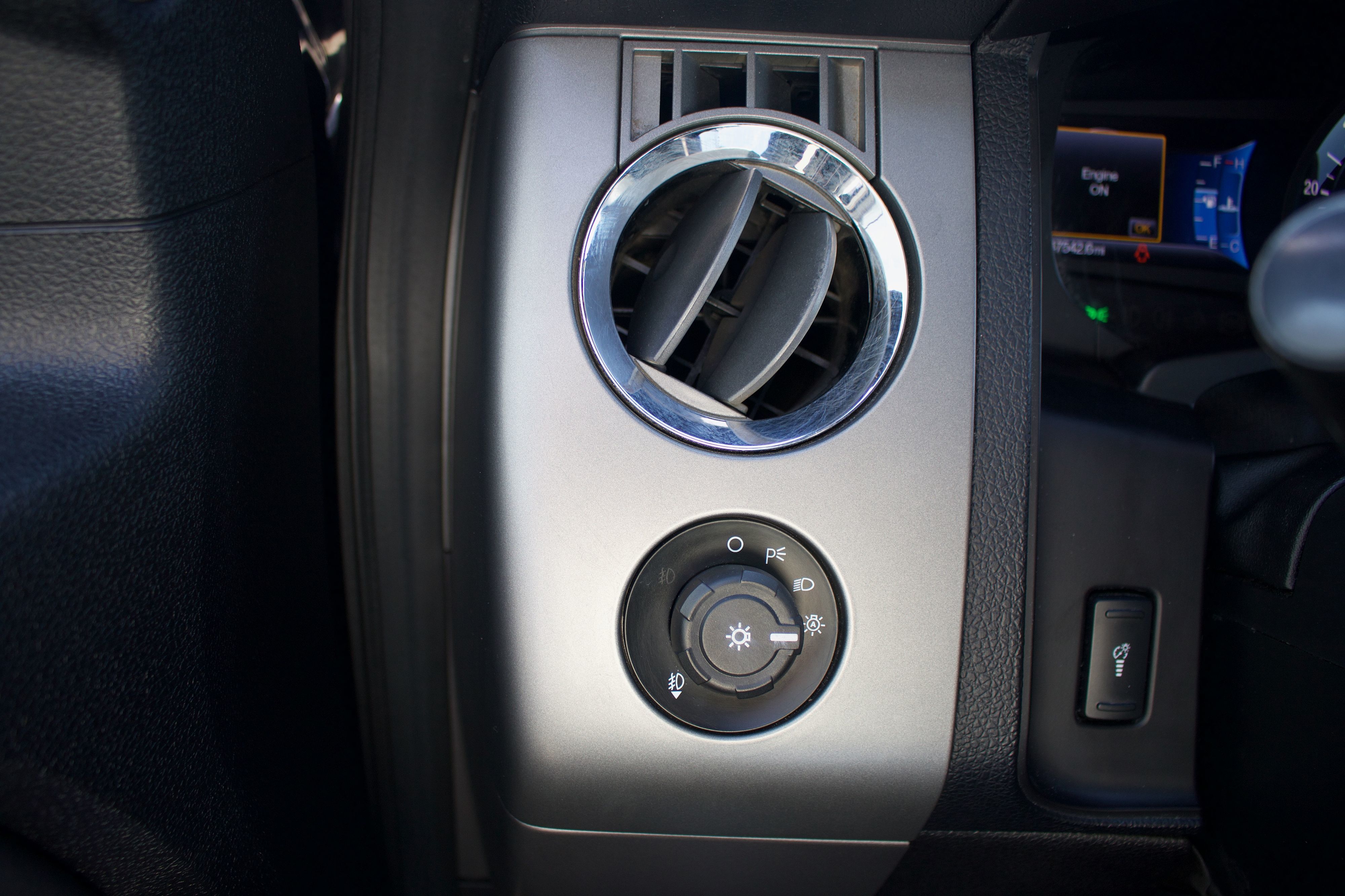 Photo 28 of this Ford Expedition