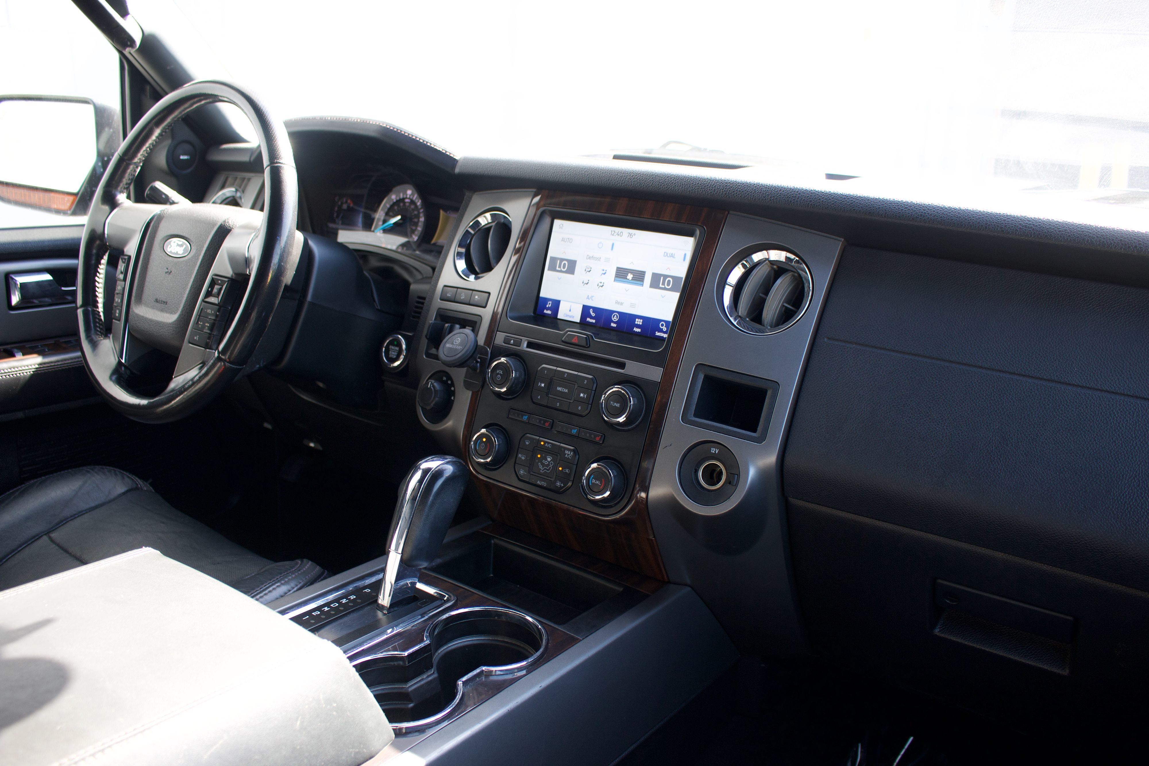 Photo 25 of this Ford Expedition