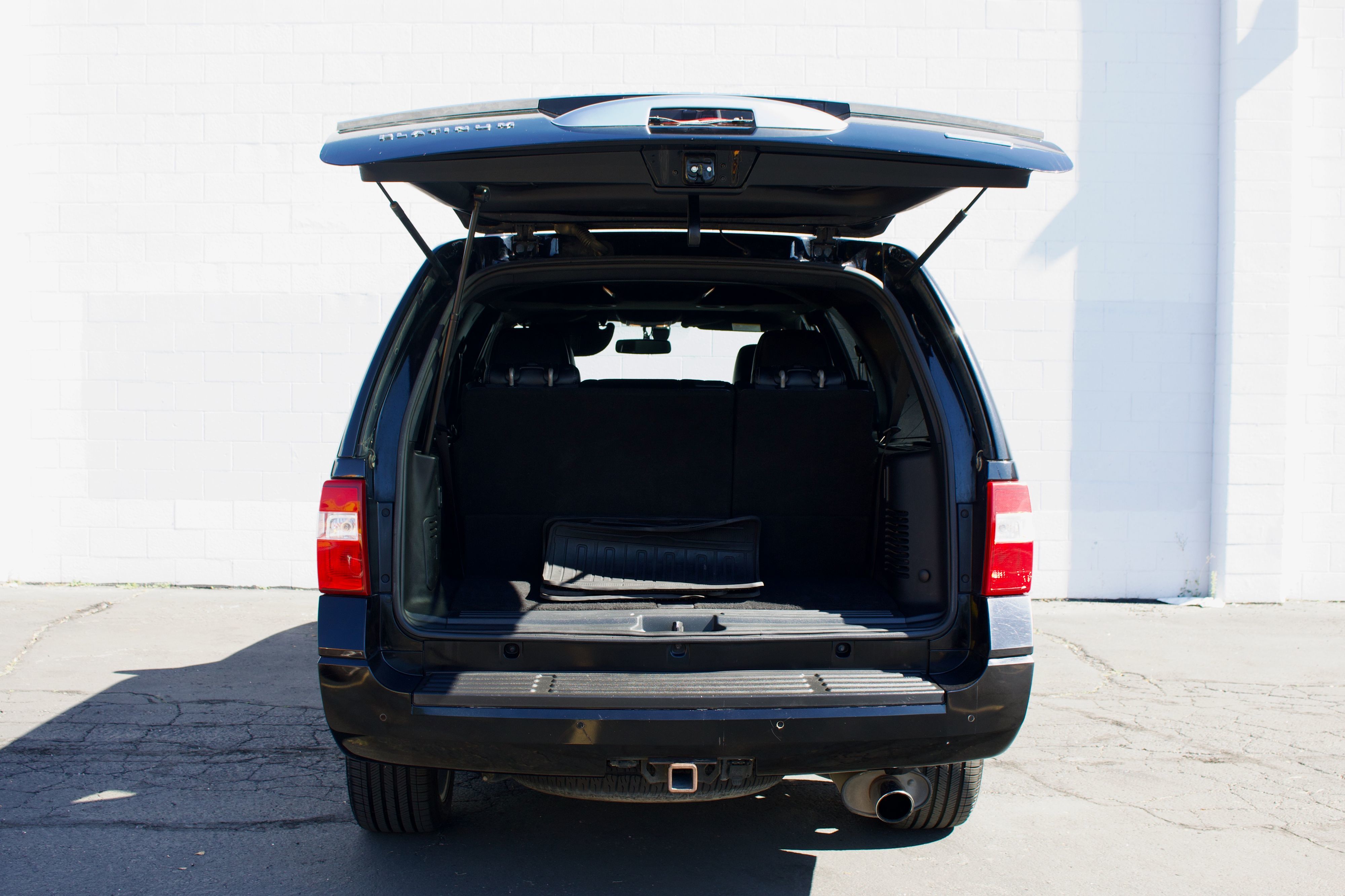 Photo 20 of this Ford Expedition