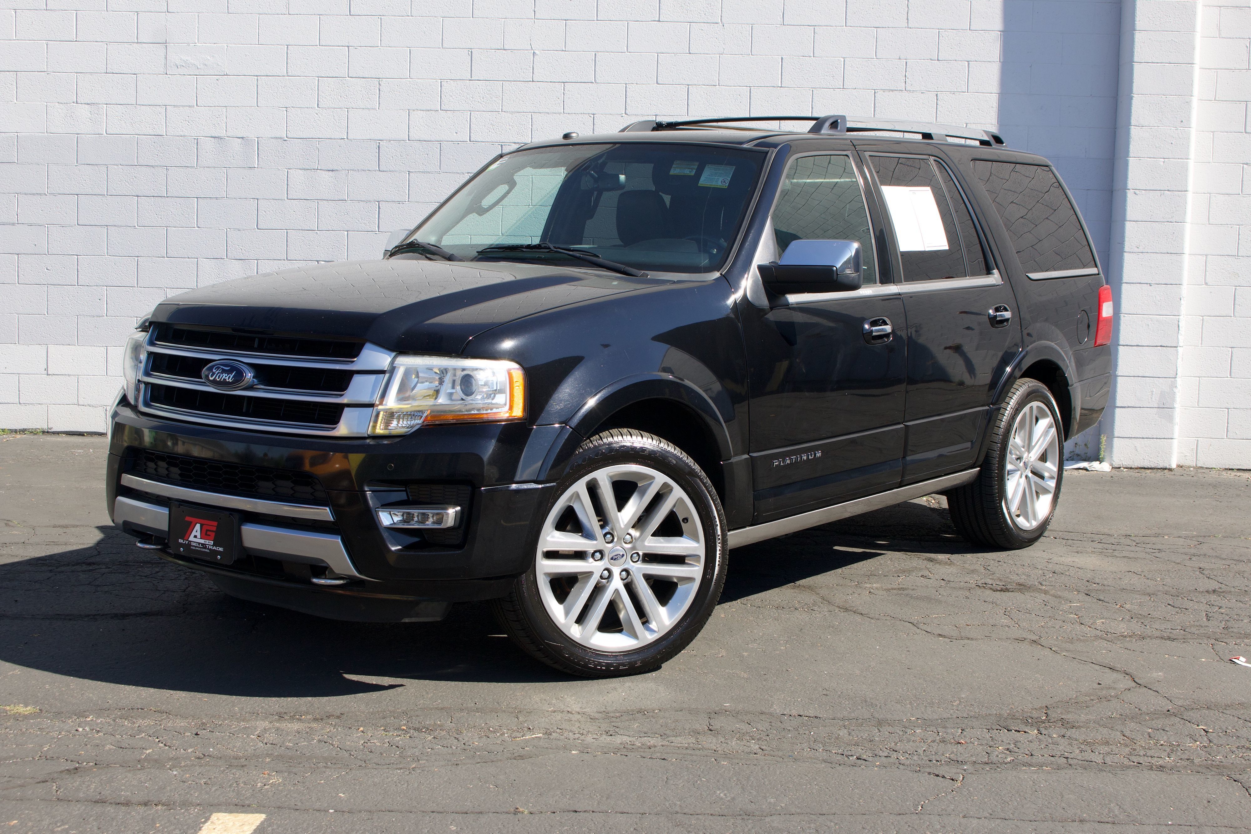 Photo 12 of this Ford Expedition