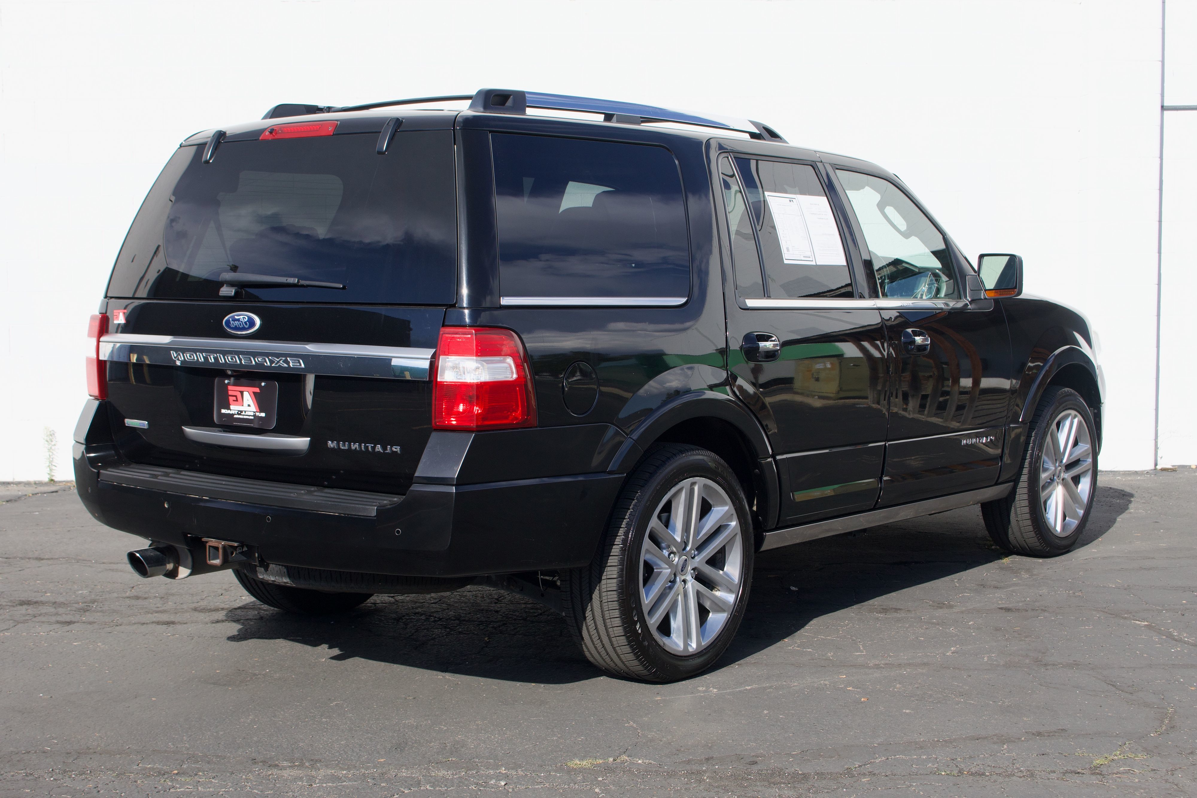 Photo 15 of this Ford Expedition