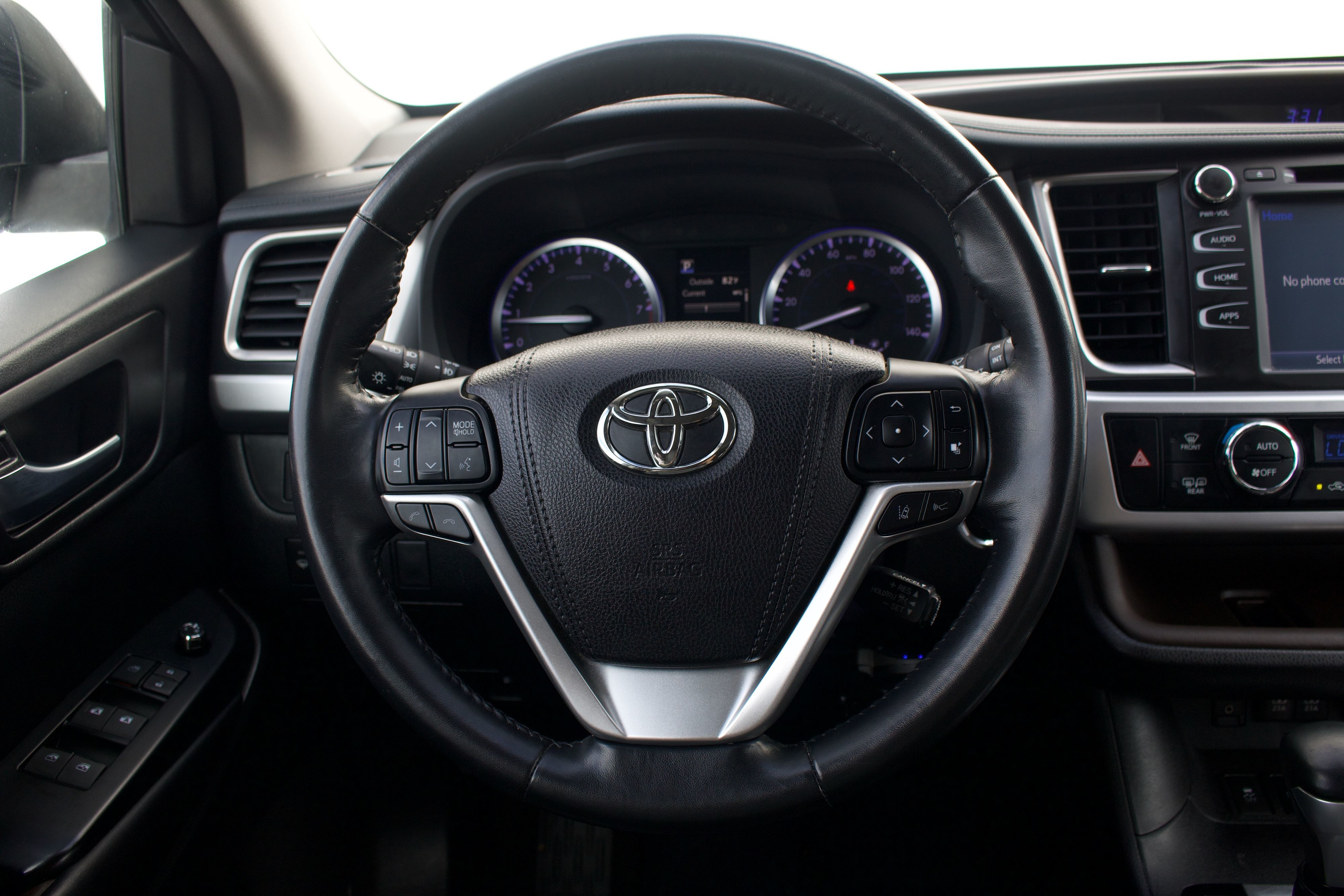 Photo 8 of this Toyota Highlander