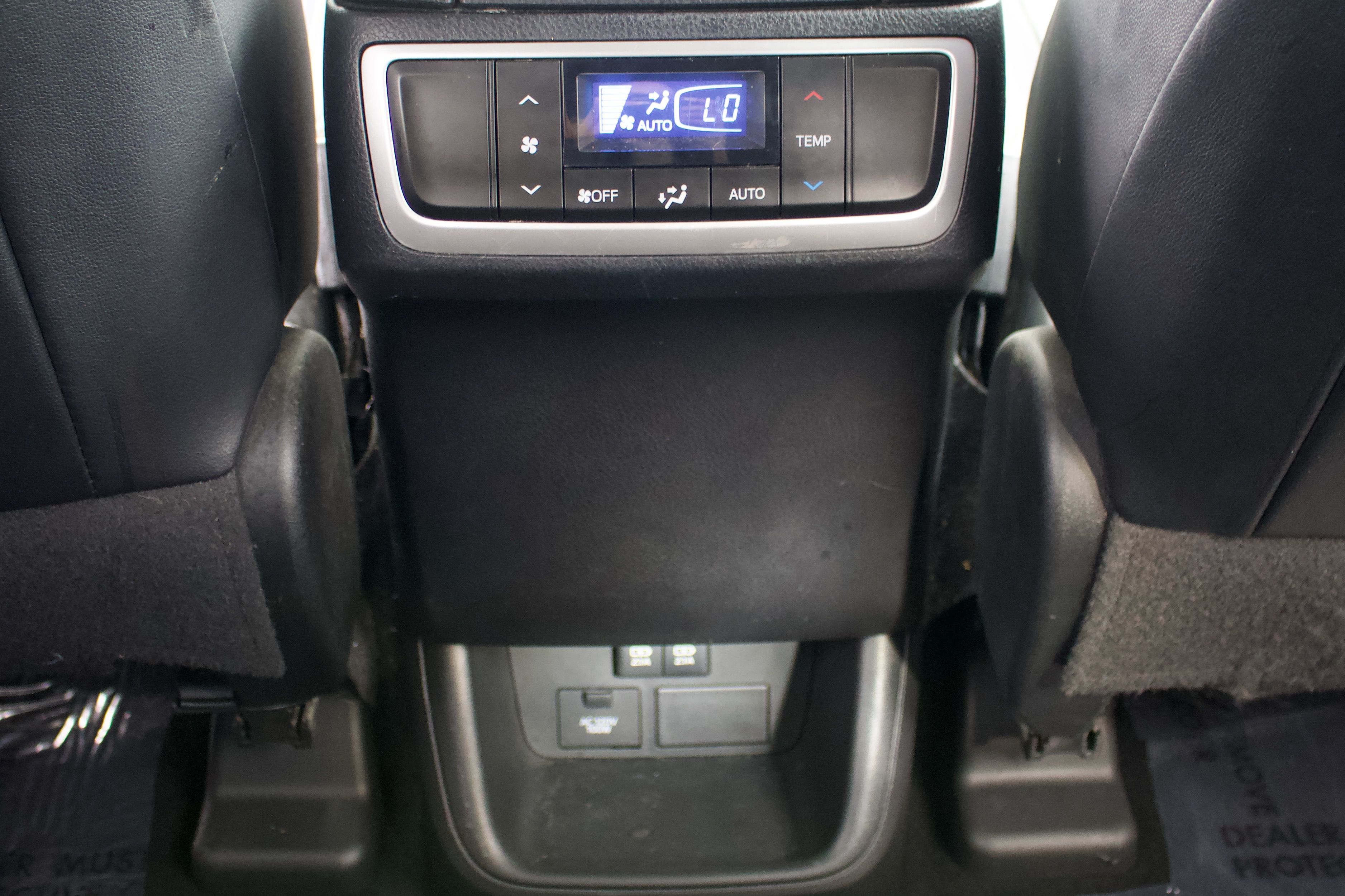 Photo 32 of this Toyota Highlander