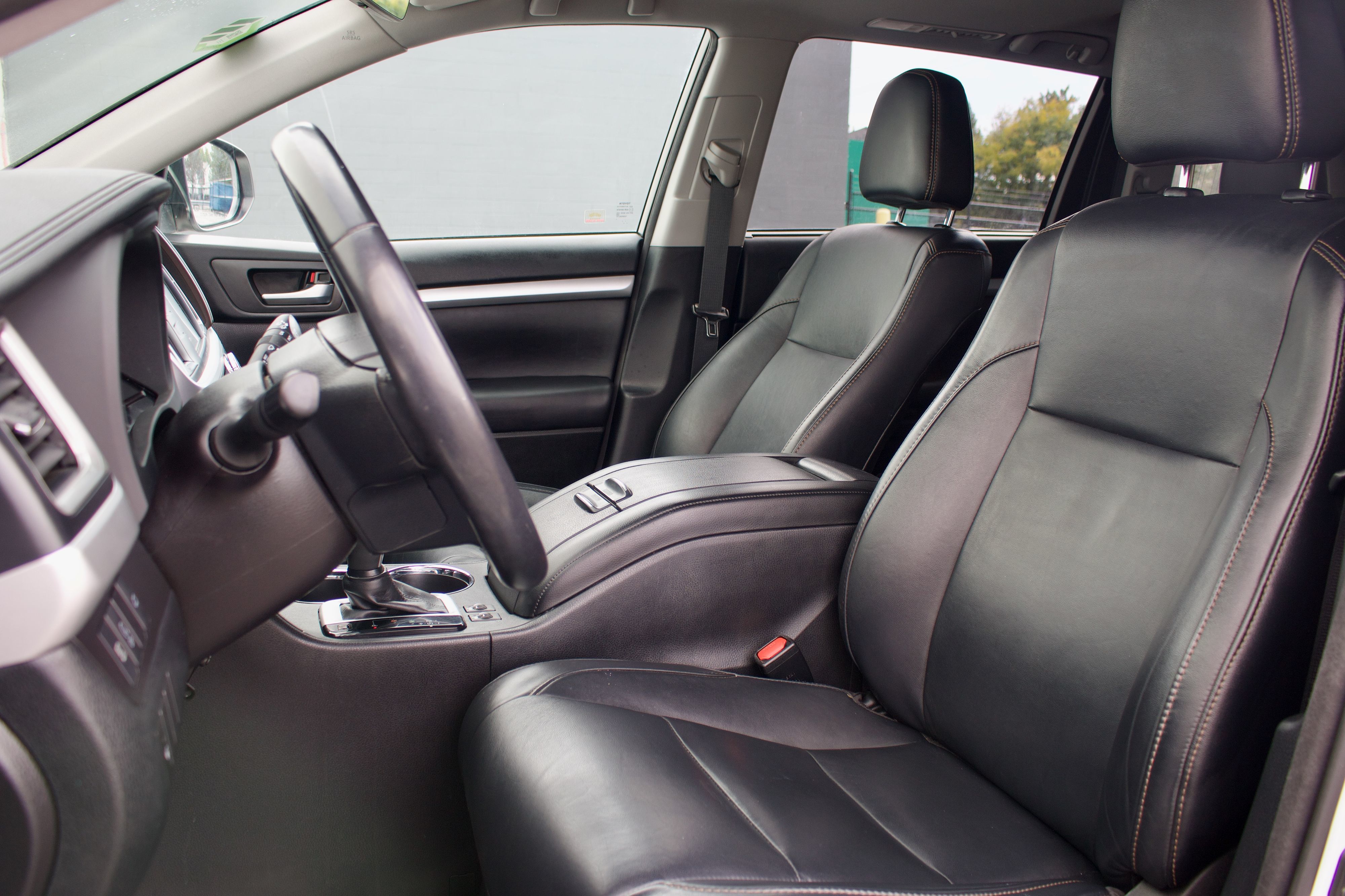 Photo 26 of this Toyota Highlander