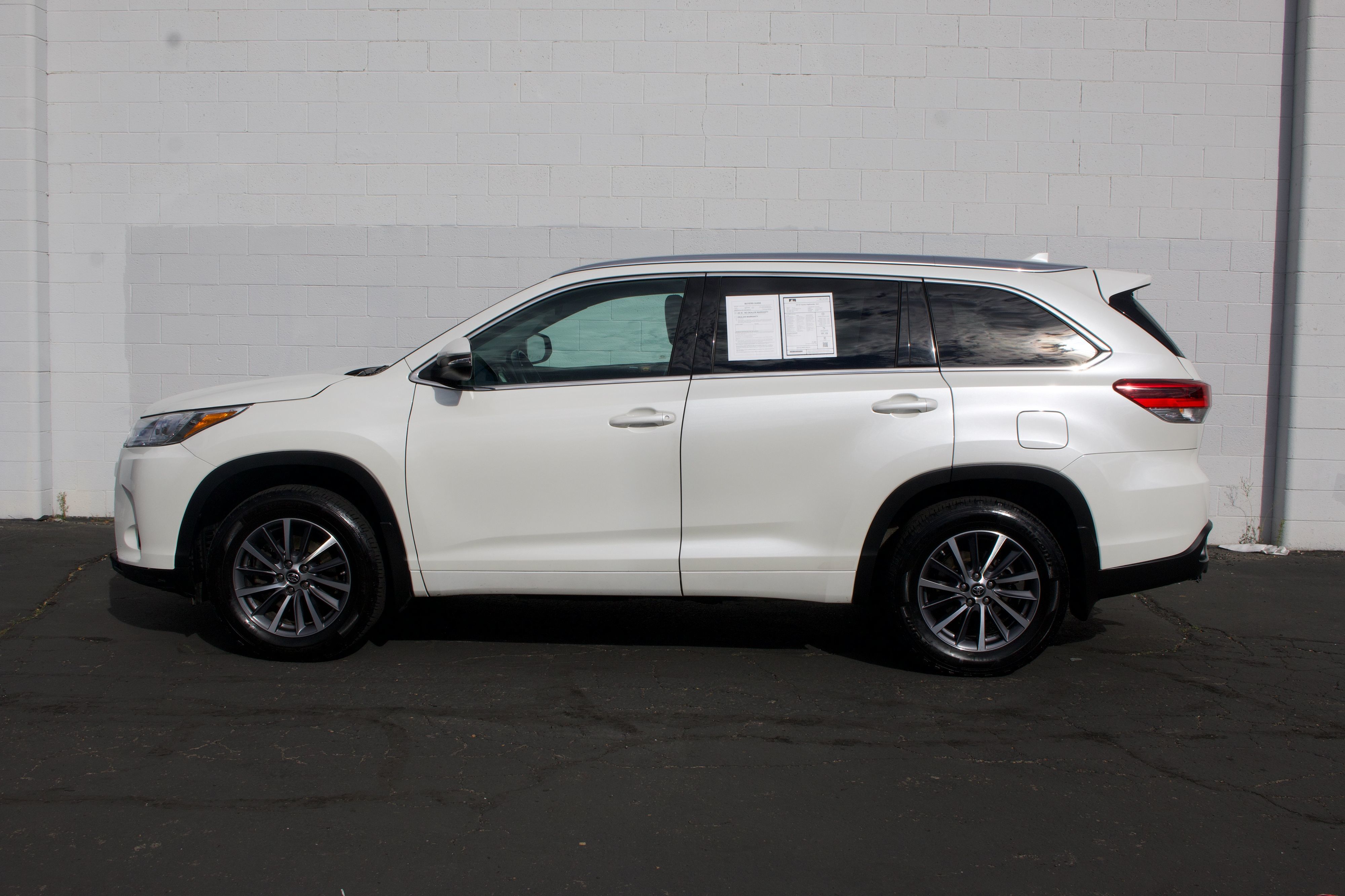 Photo 12 of this Toyota Highlander