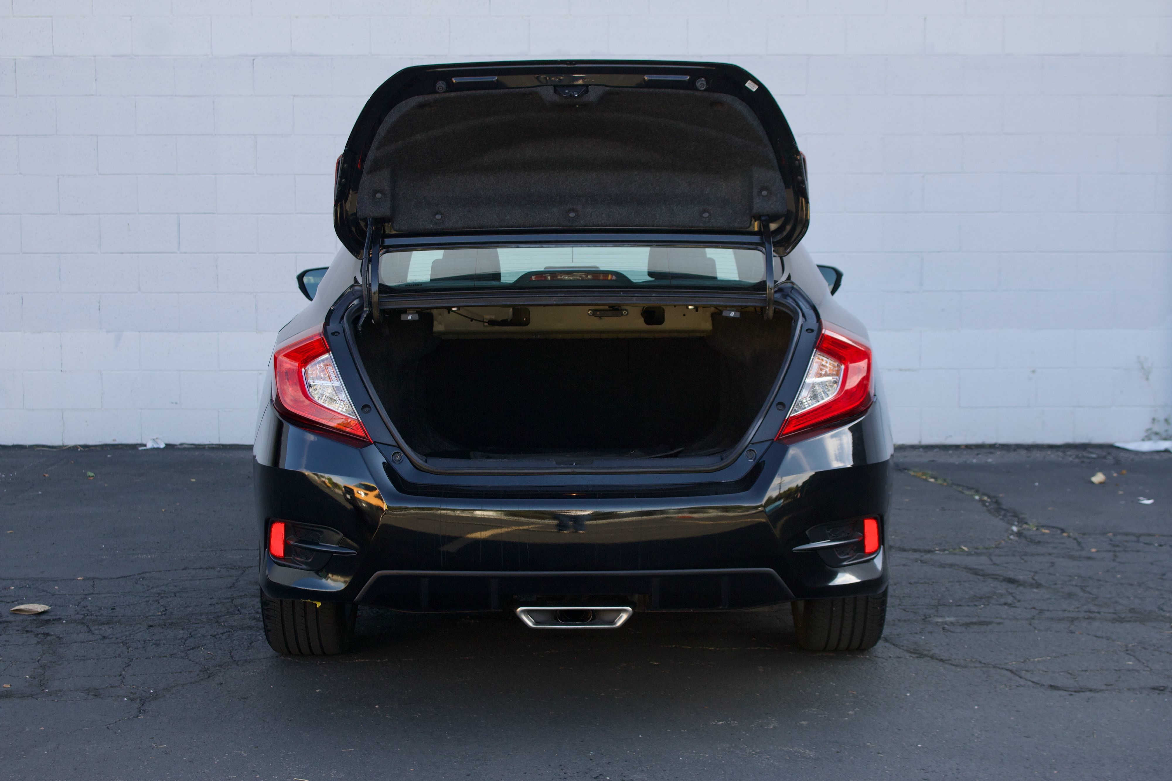 Photo 18 of this Honda Civic Sedan