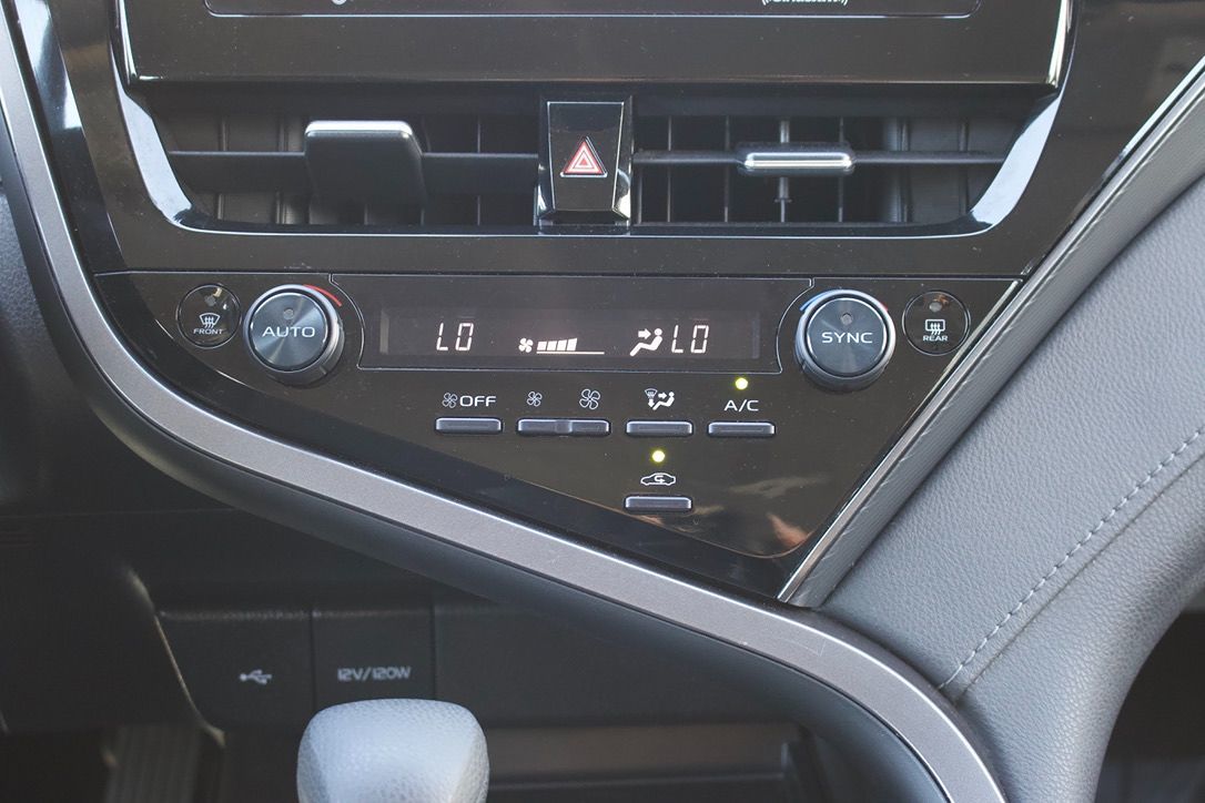 Toyota Camry photo 30
