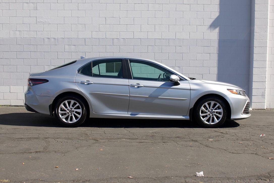 Toyota Camry photo 16