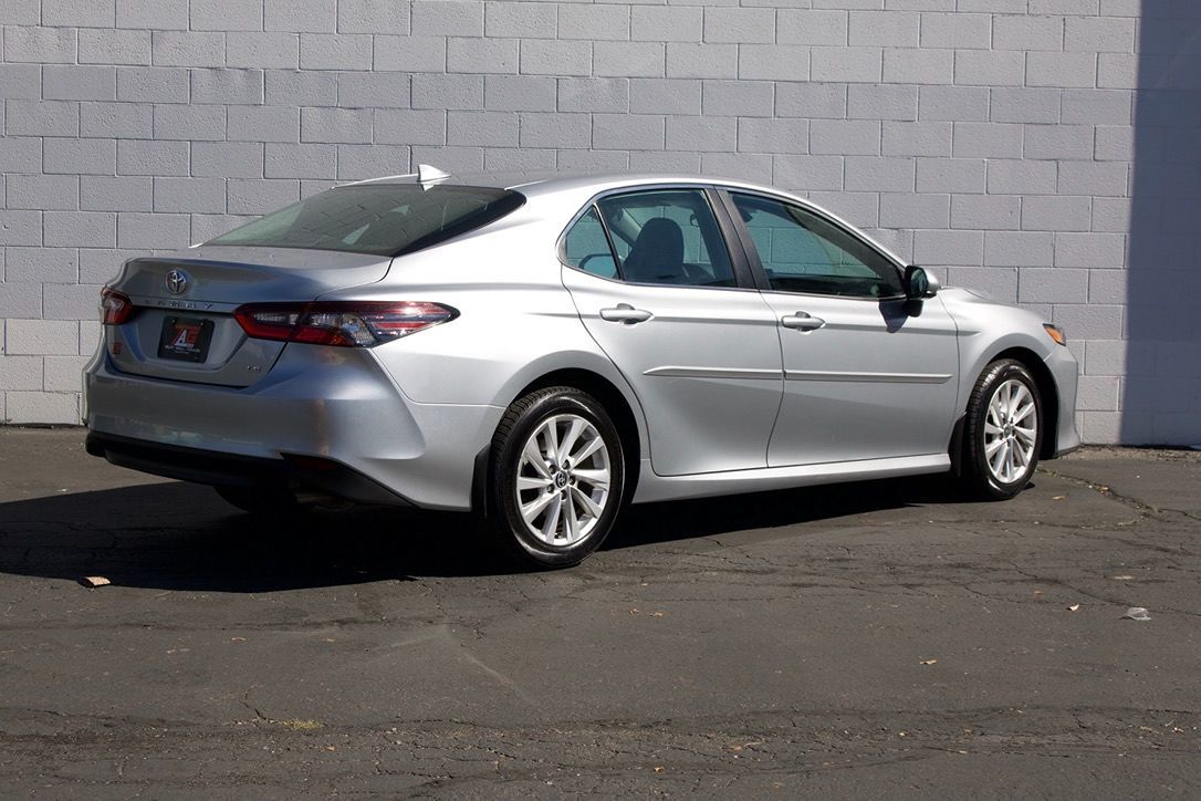 Toyota Camry photo 15
