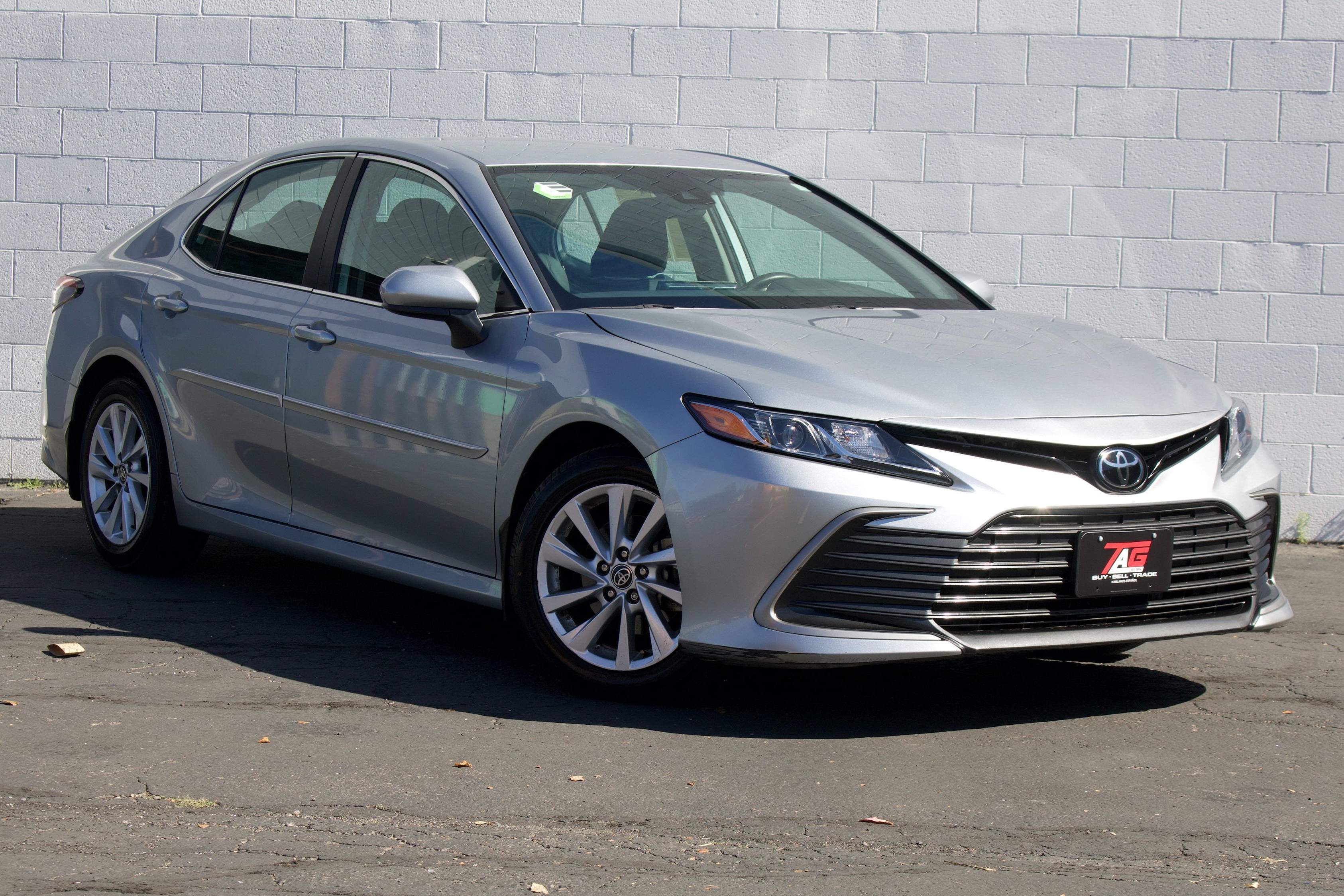 Toyota Camry photo 2