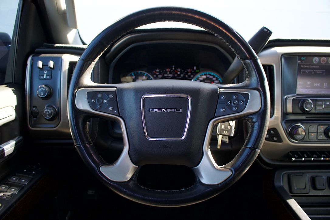 GMC Sierra photo 9