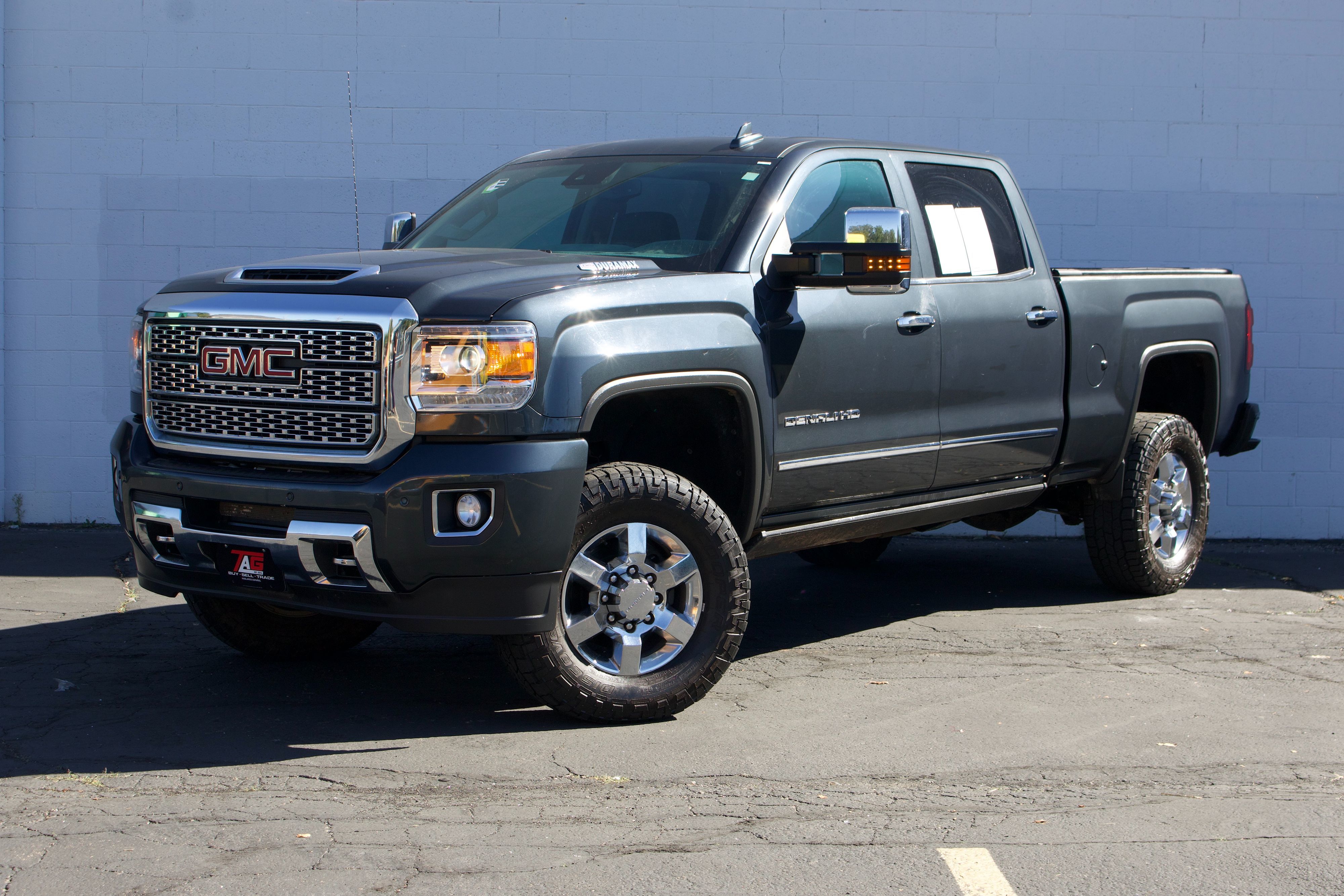 GMC Sierra photo 12