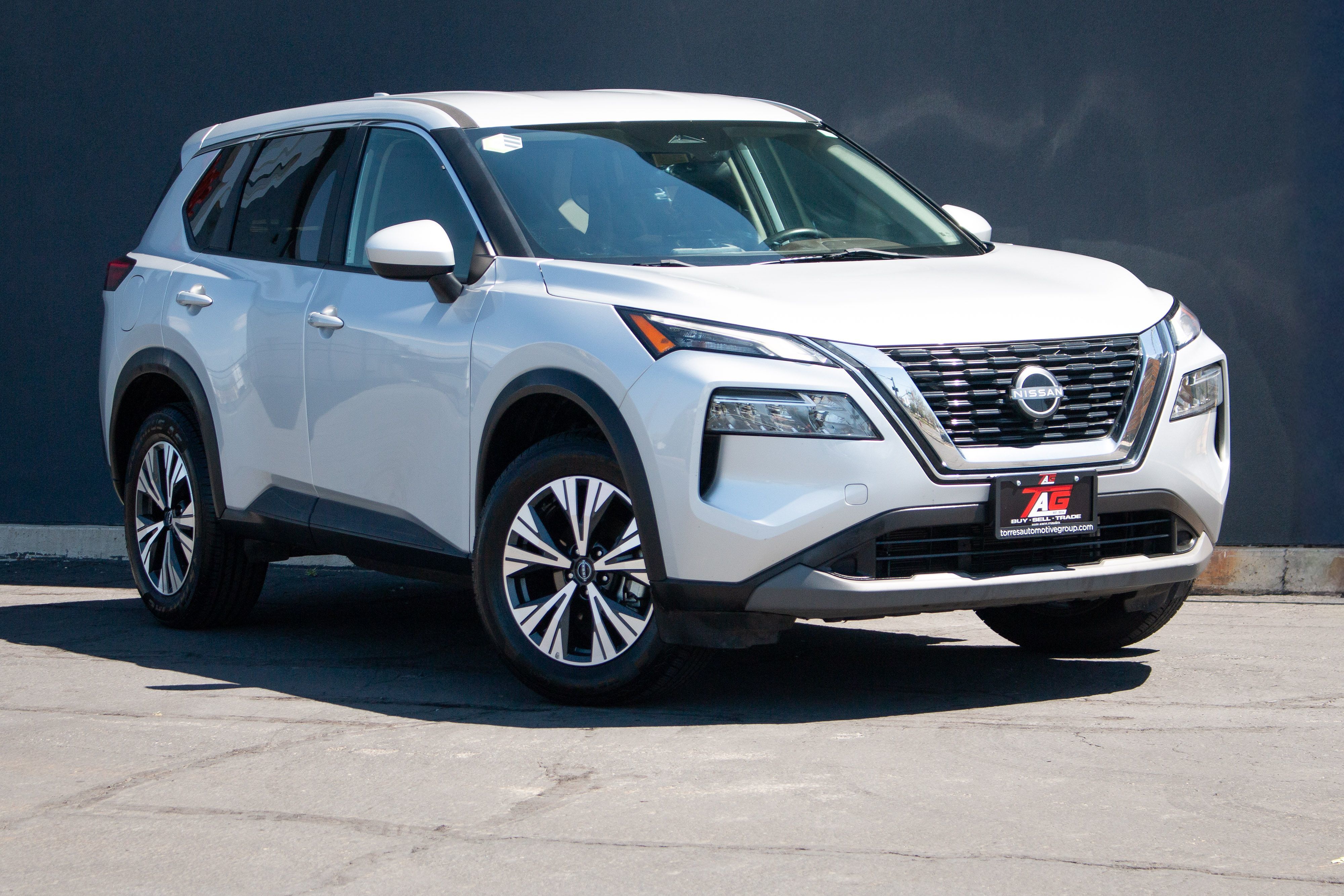 Nissan Rogue photo 2