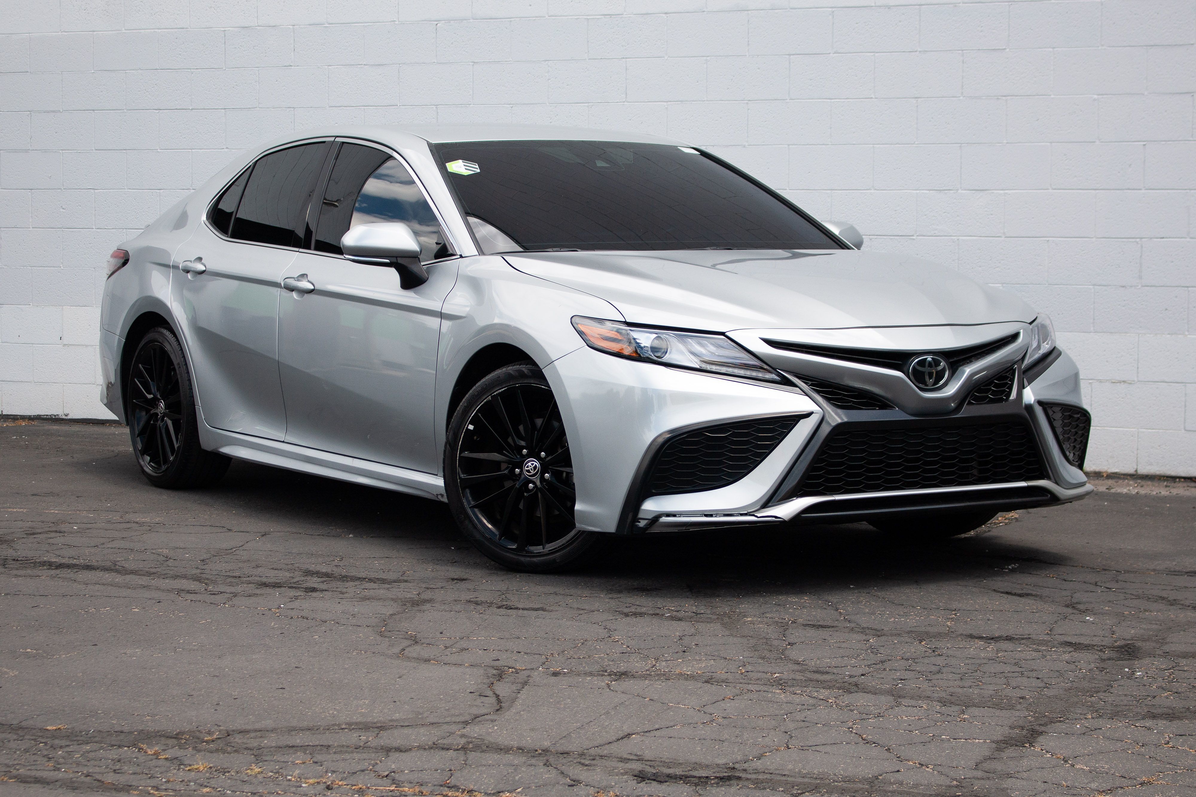 Toyota Camry photo 2