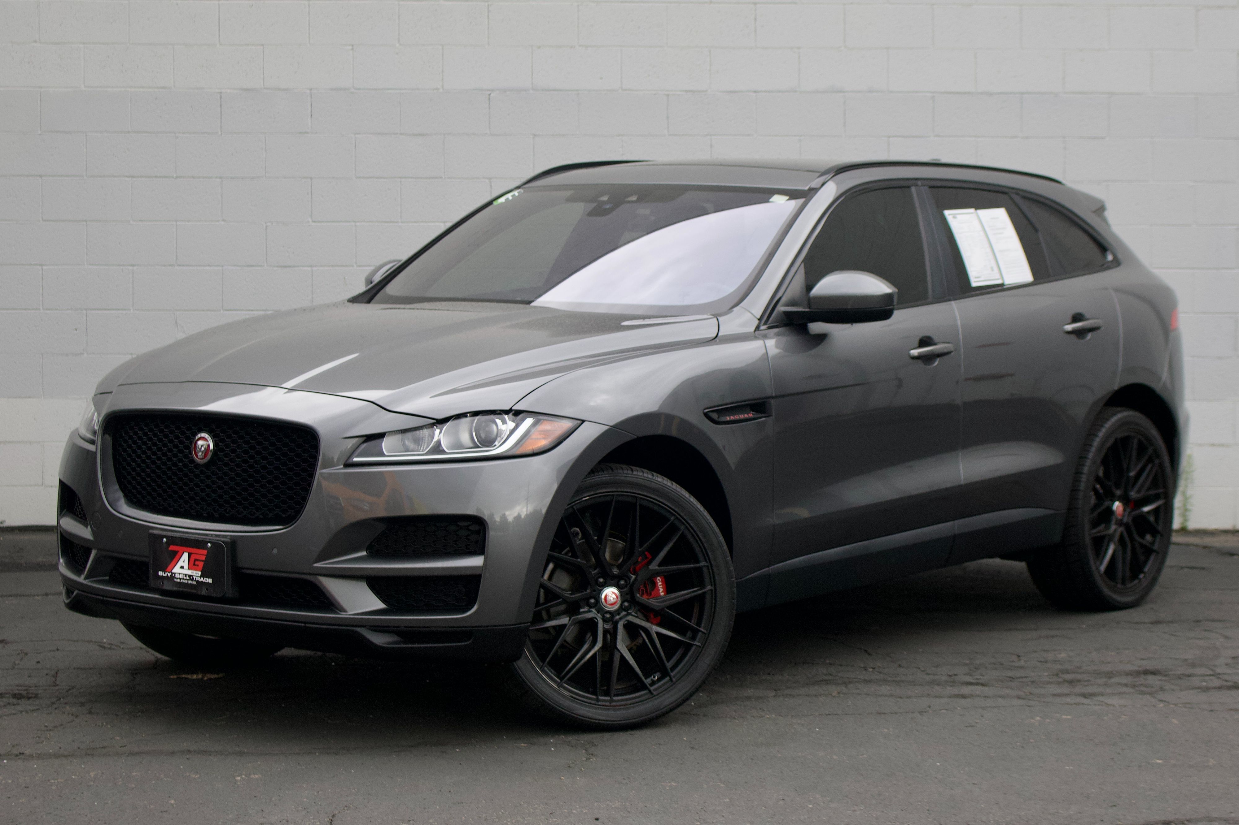 Jaguar F-PACE photo 11