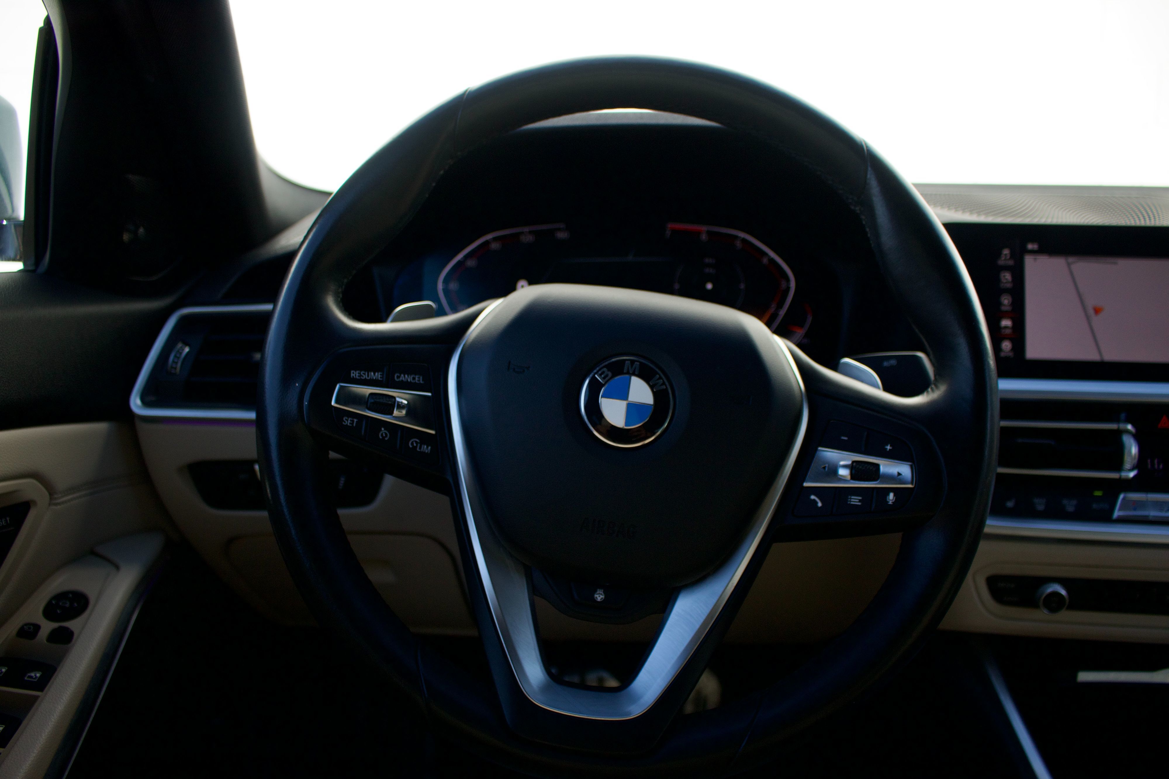 BMW 3 Series photo 9