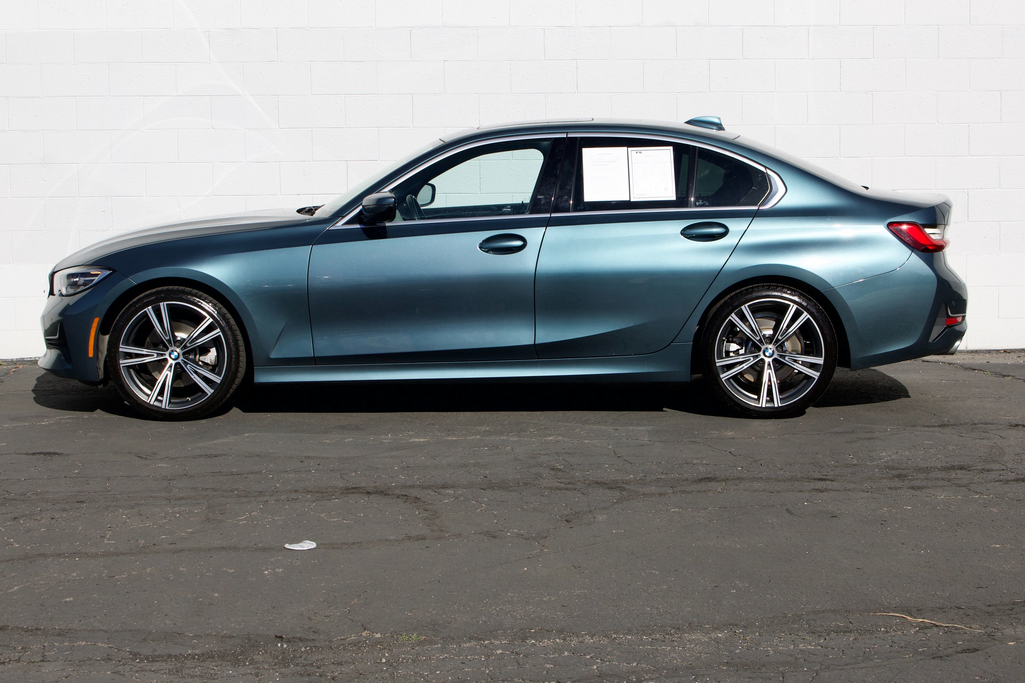 BMW 3 Series photo 13