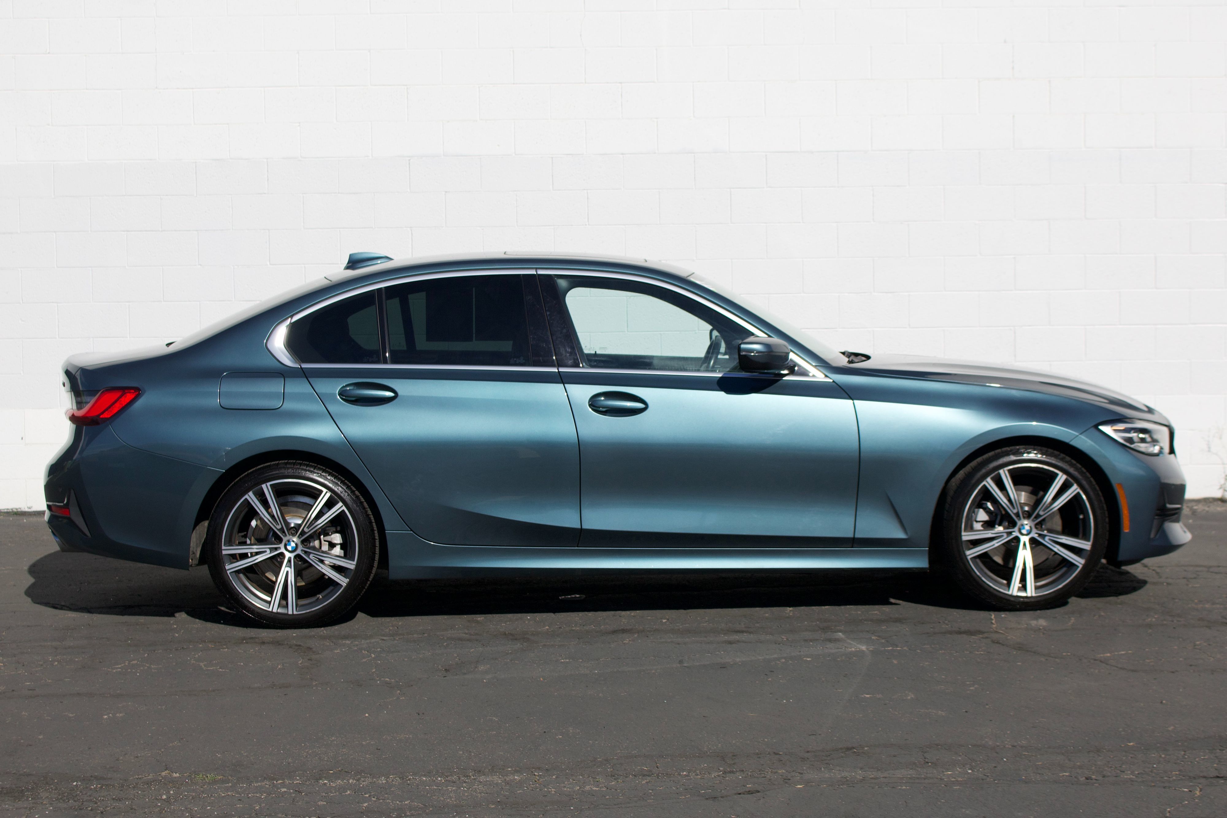 BMW 3 Series photo 16