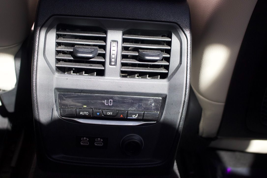 BMW 3 Series photo 33