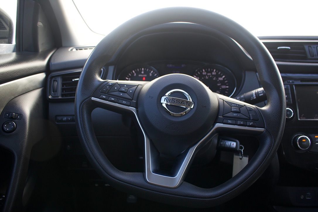 Nissan Rogue Sport photo 10