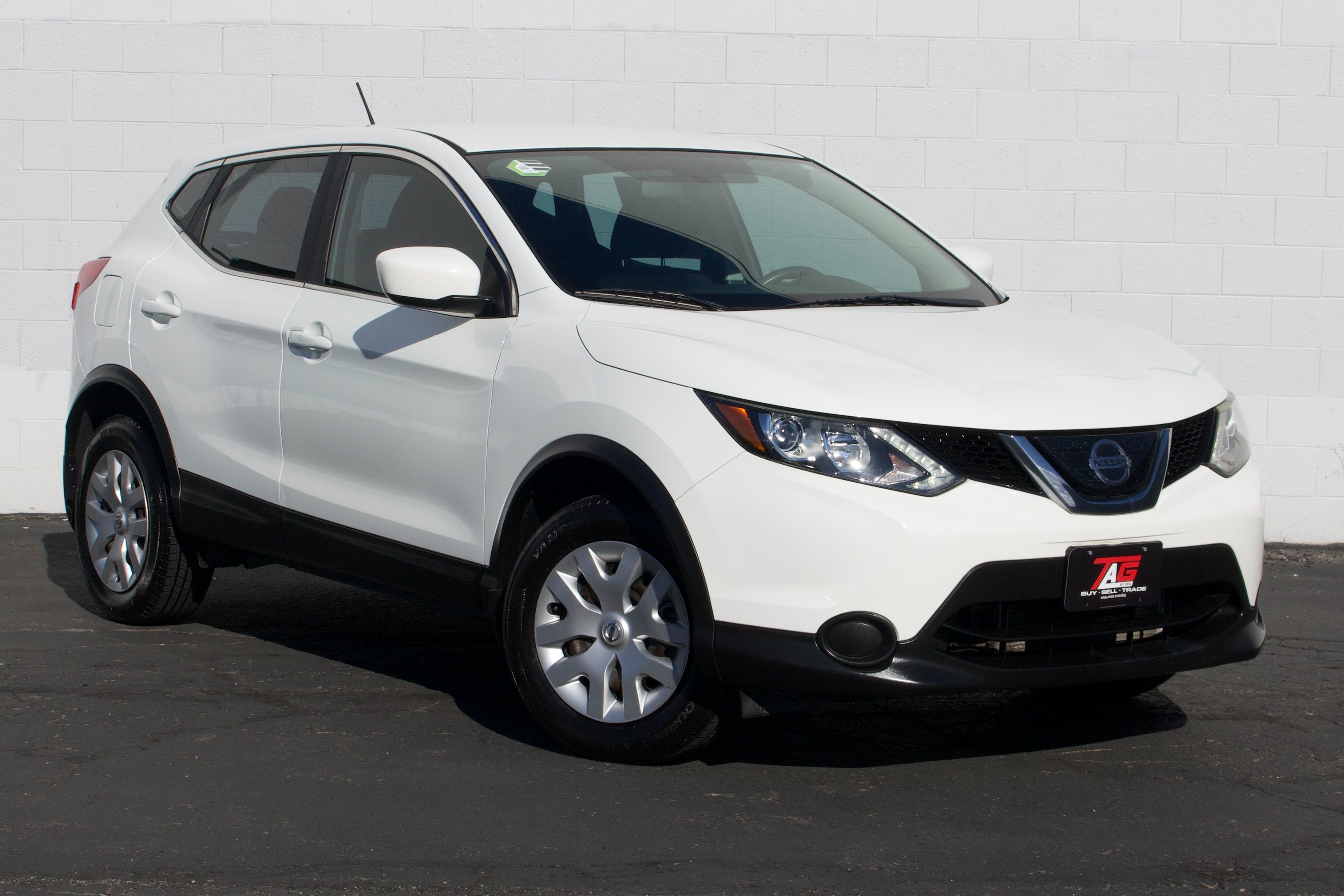 Nissan Rogue Sport photo 2