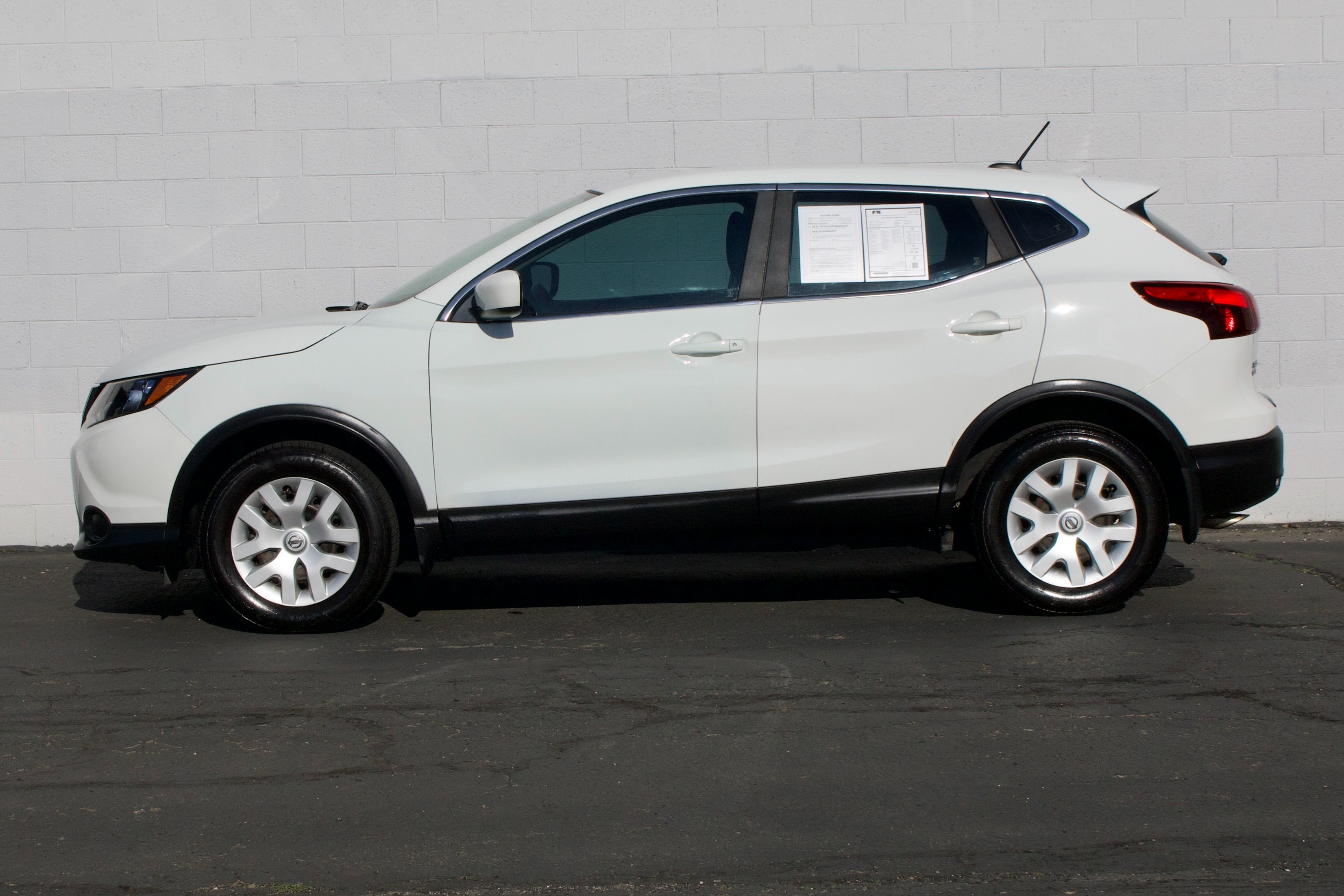 Nissan Rogue Sport photo 14