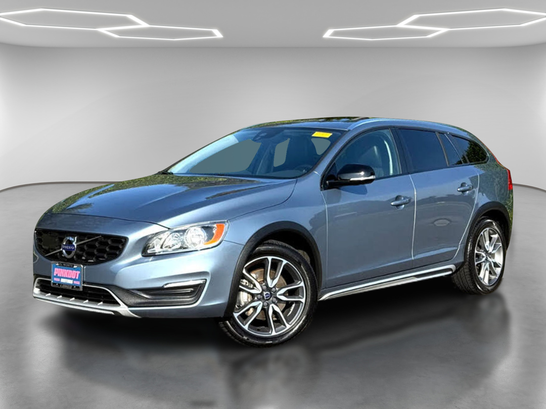 2017 Volvo V60 T5 AWD Cross Country's photo