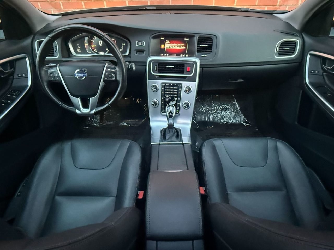 2017 Volvo V60 Base - Photo 41
