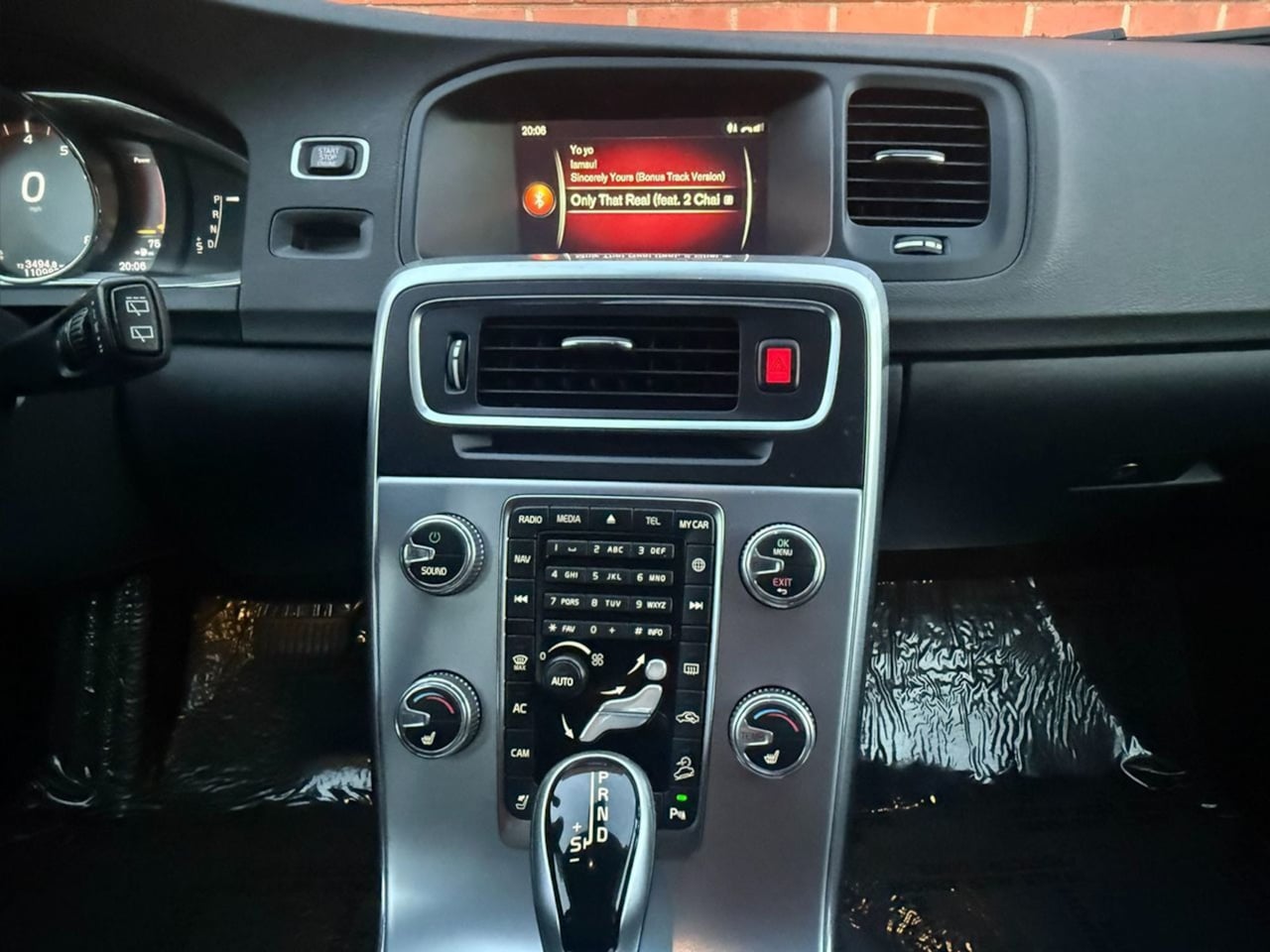 2017 Volvo V60 Base - Photo 47