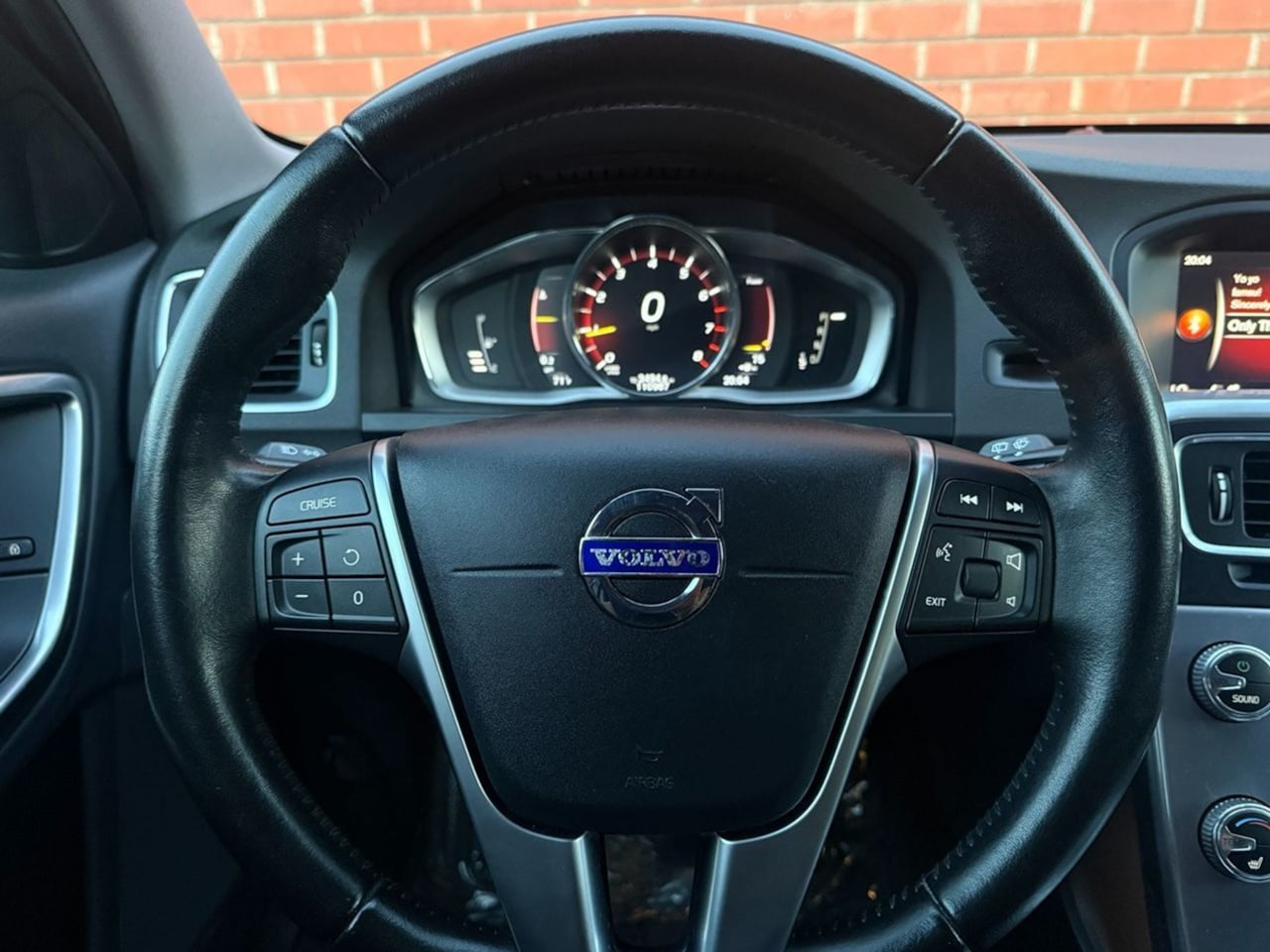2017 Volvo V60 Base - Photo 48