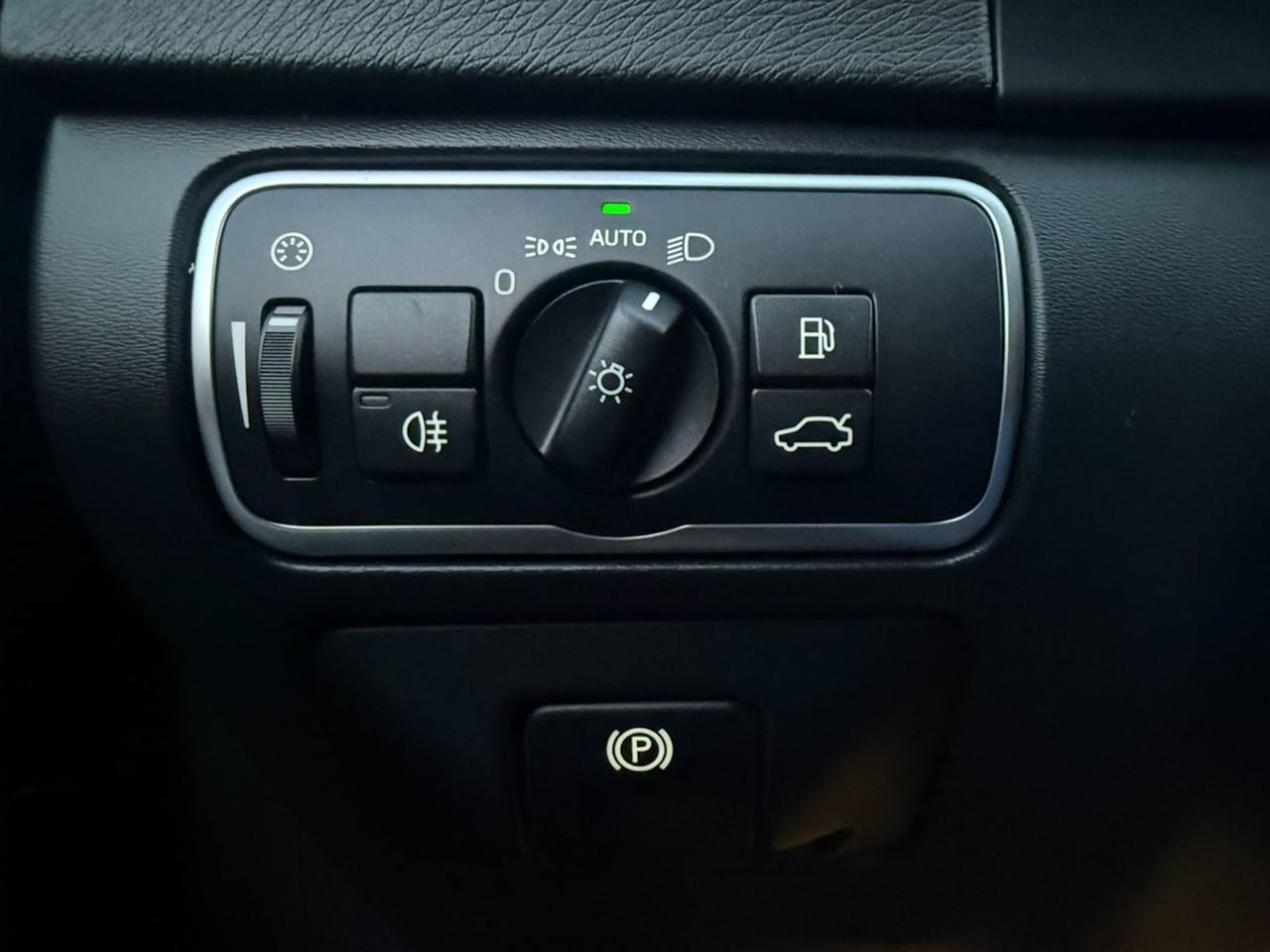 2017 Volvo V60 Base - Photo 56