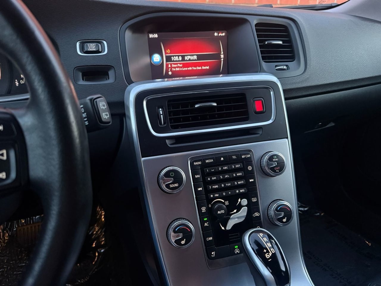 2017 Volvo V60 Base - Photo 61