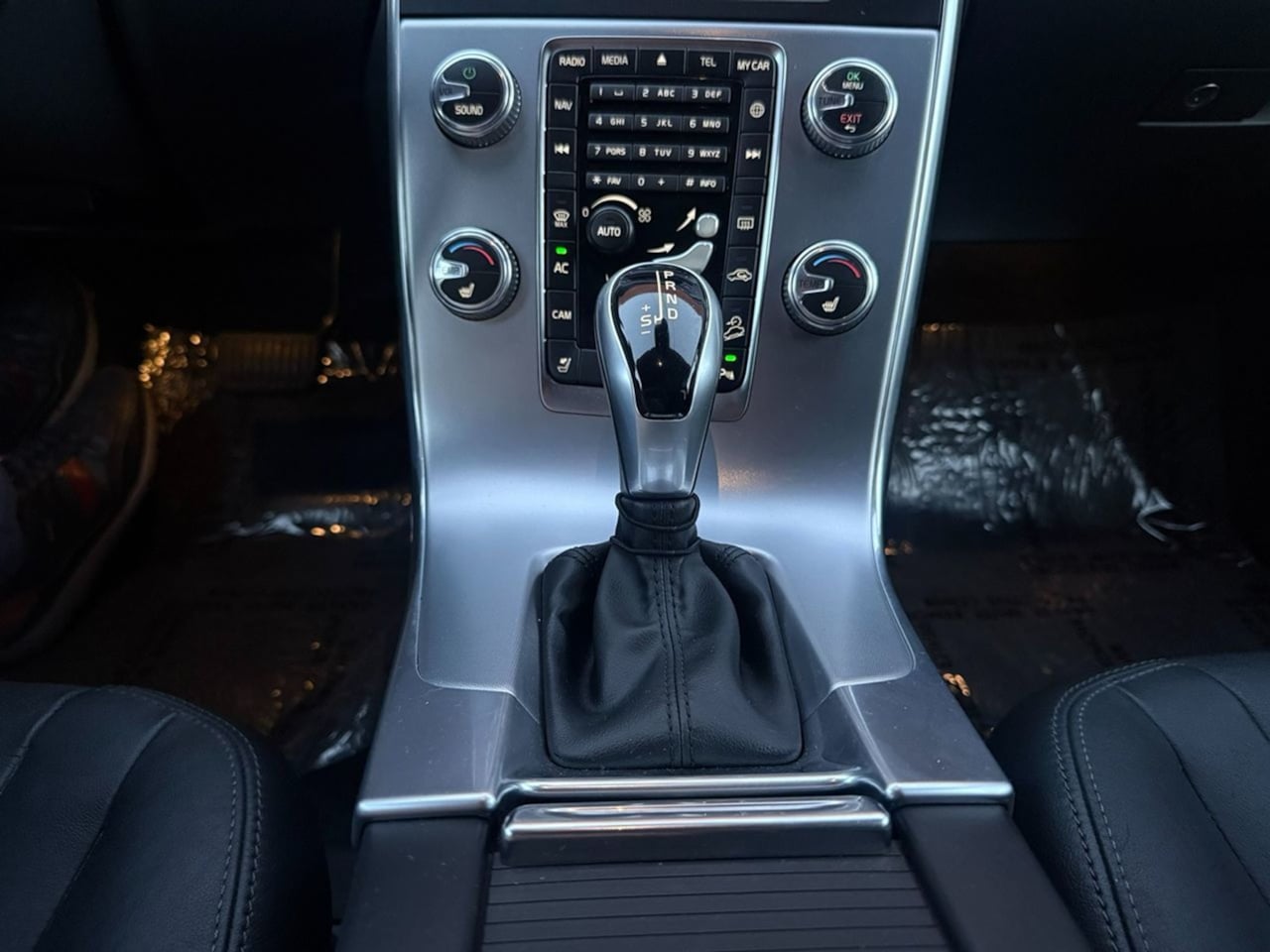 2017 Volvo V60 Base - Photo 59