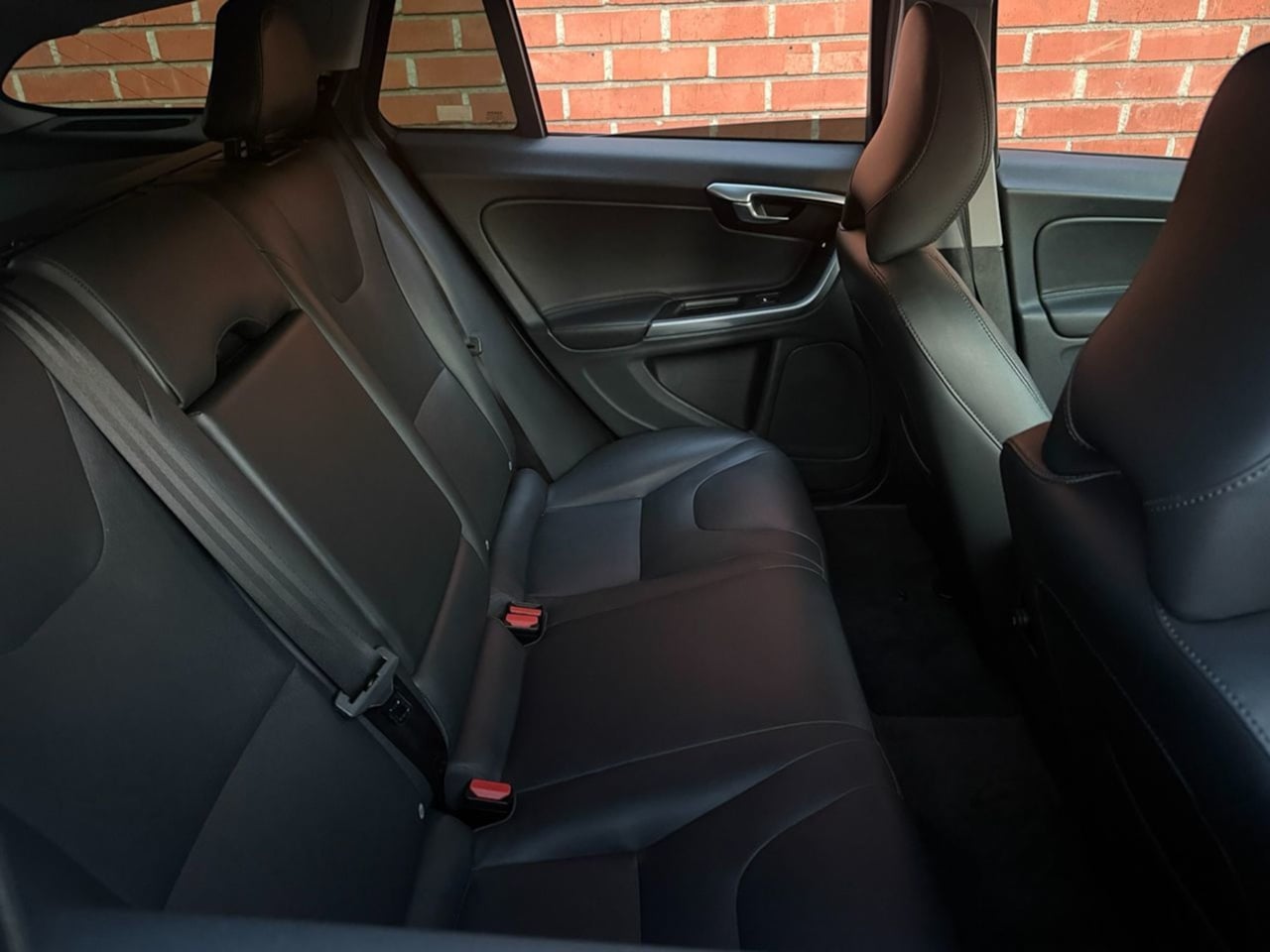 2017 Volvo V60 Base - Photo 63