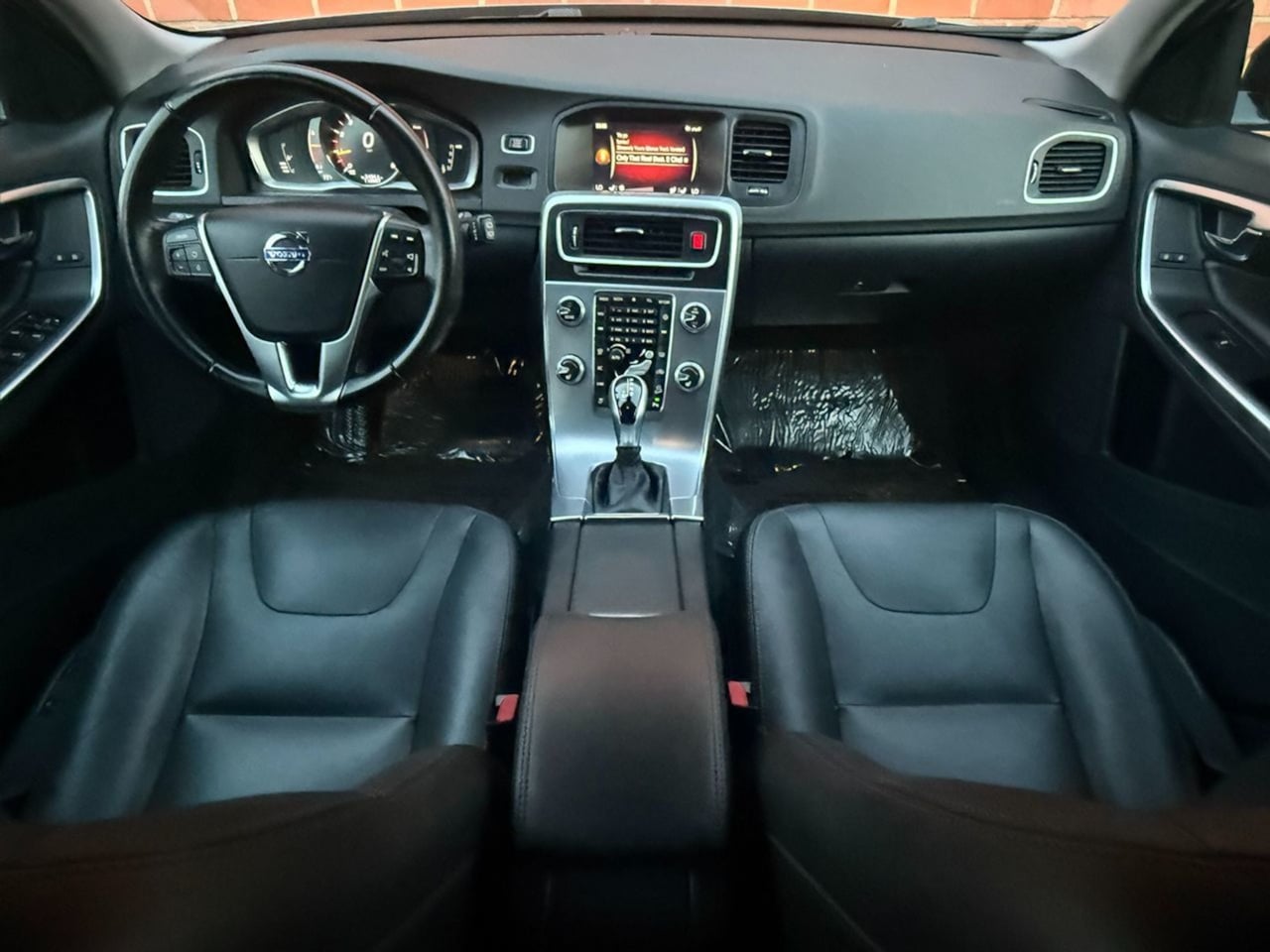 2017 Volvo V60 Base - Photo 10
