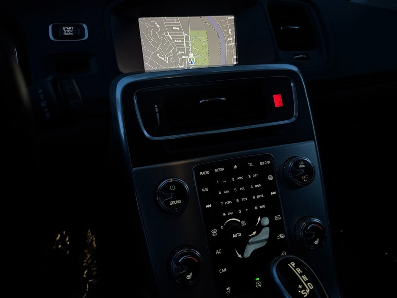 2017 Volvo V60 Base - Photo 15