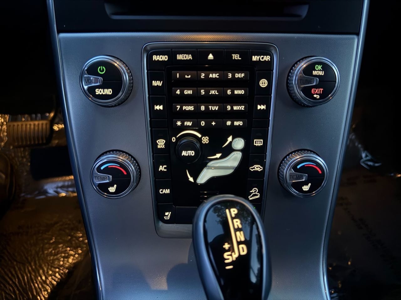 2017 Volvo V60 Base - Photo 60