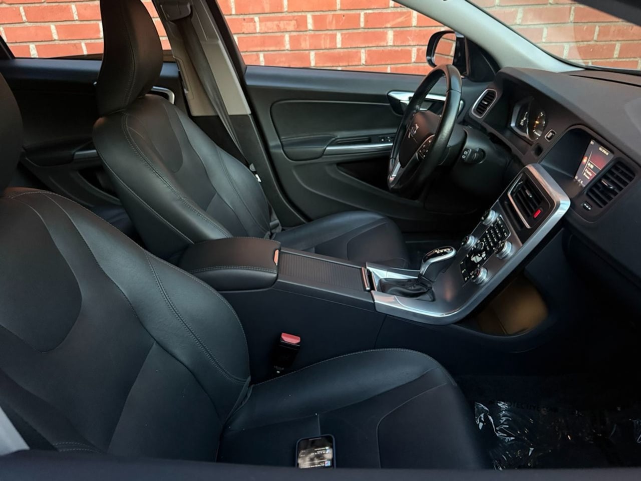 2017 Volvo V60 Base - Photo 64