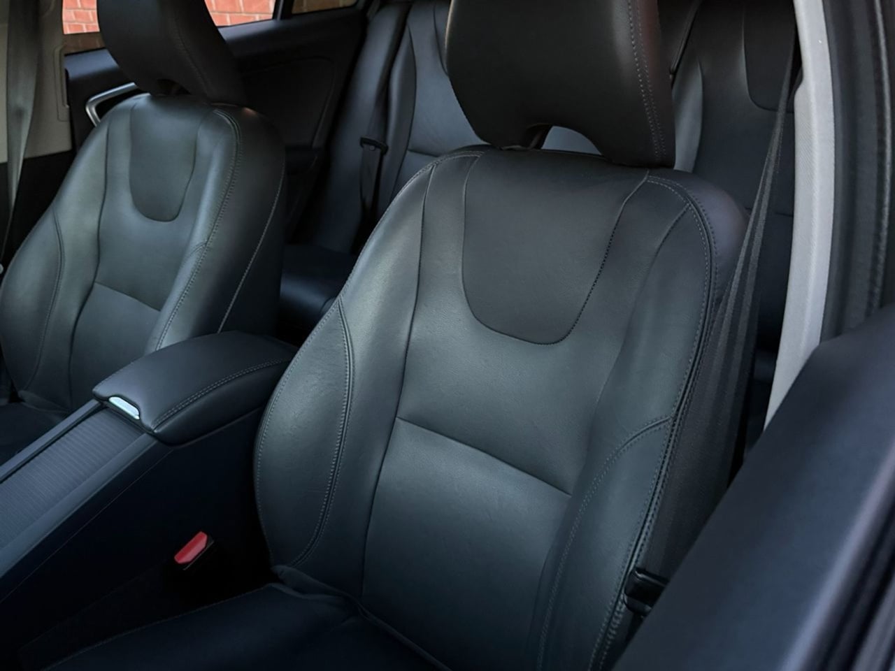 2017 Volvo V60 Base - Photo 66