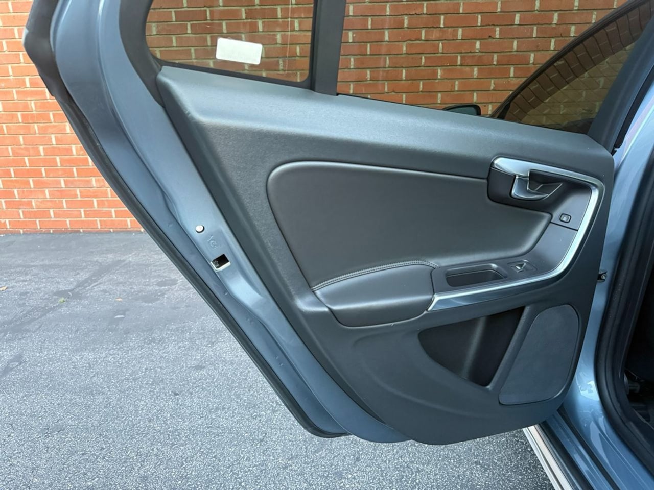 2017 Volvo V60 Base - Photo 34