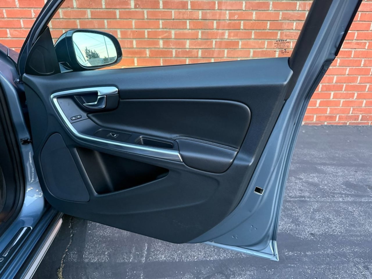 2017 Volvo V60 Base - Photo 27