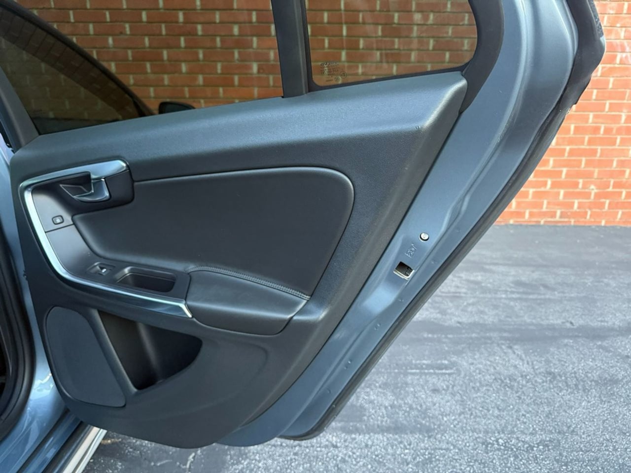2017 Volvo V60 Base - Photo 33