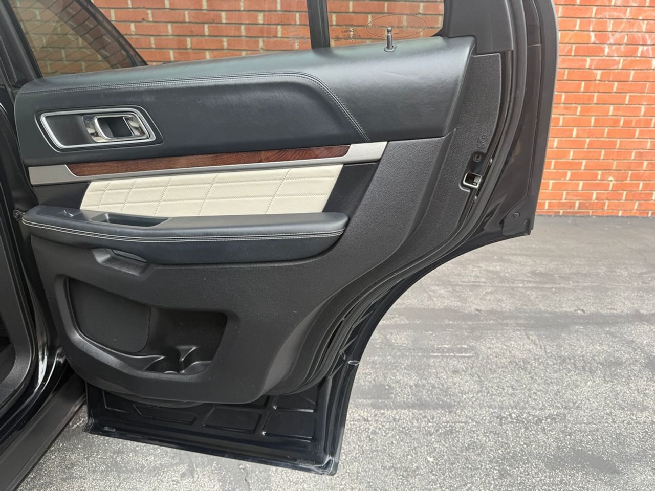 2016 Ford Explorer Platinum - Photo 35